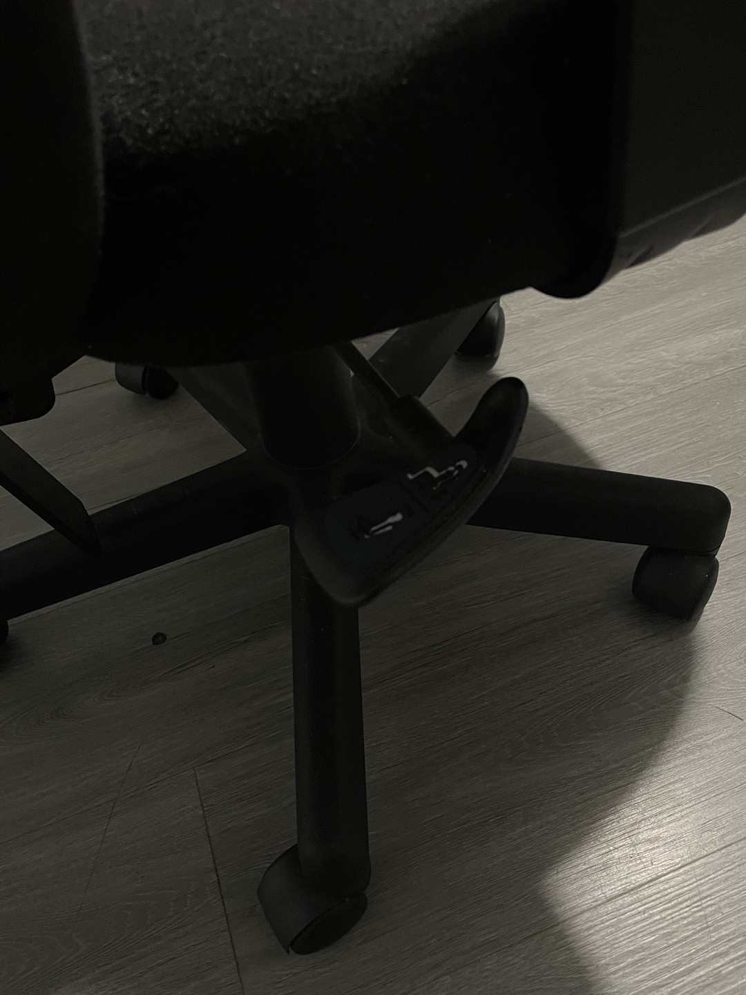 Black Office Chair - photo 3
