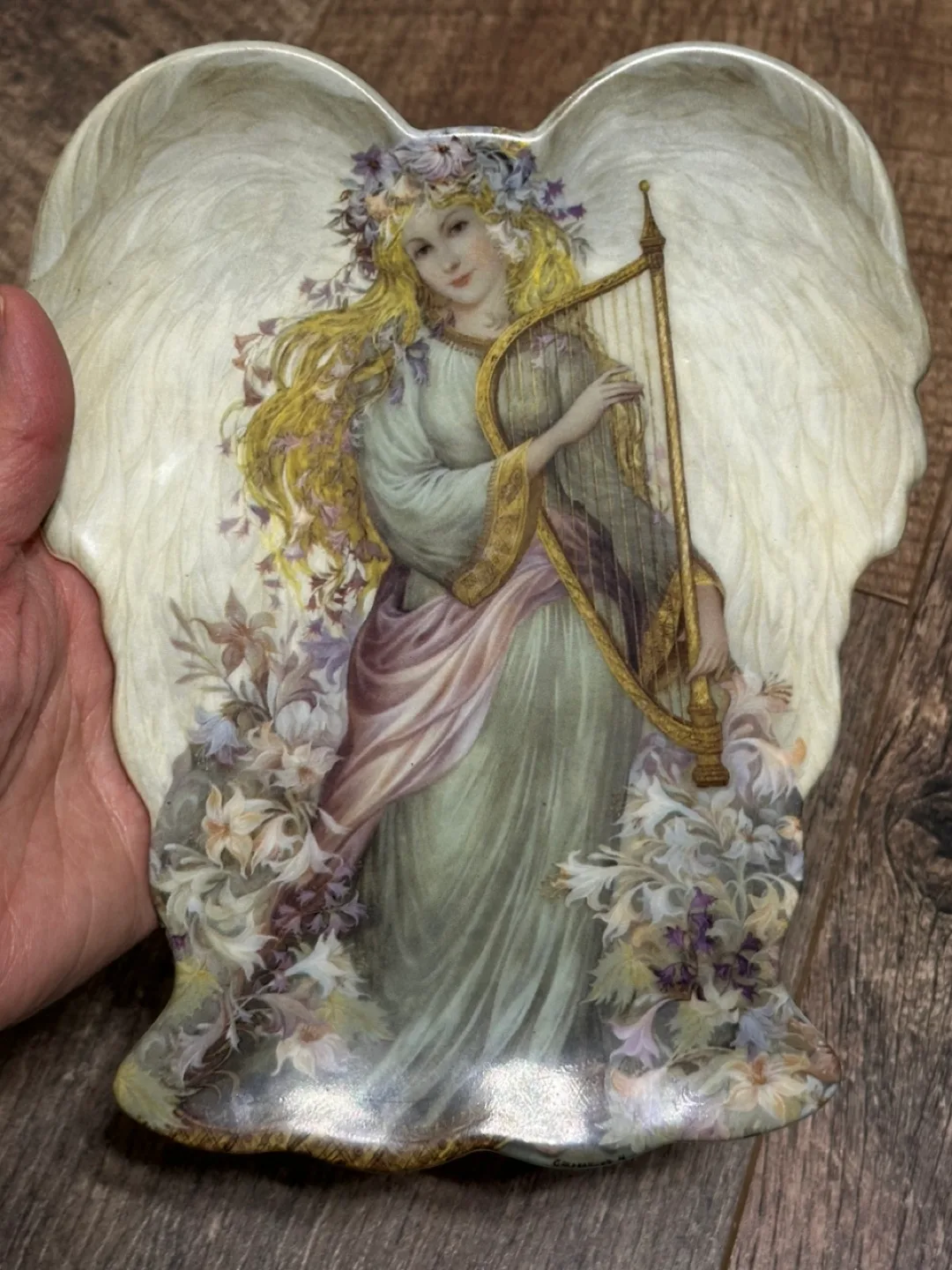 The Bradford Exchange Serenity's Song Angel Plate thumbnail