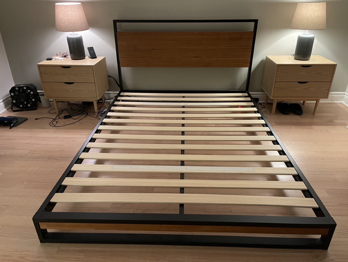 Queen Size Bed Frame with wooden headboard - photo 2