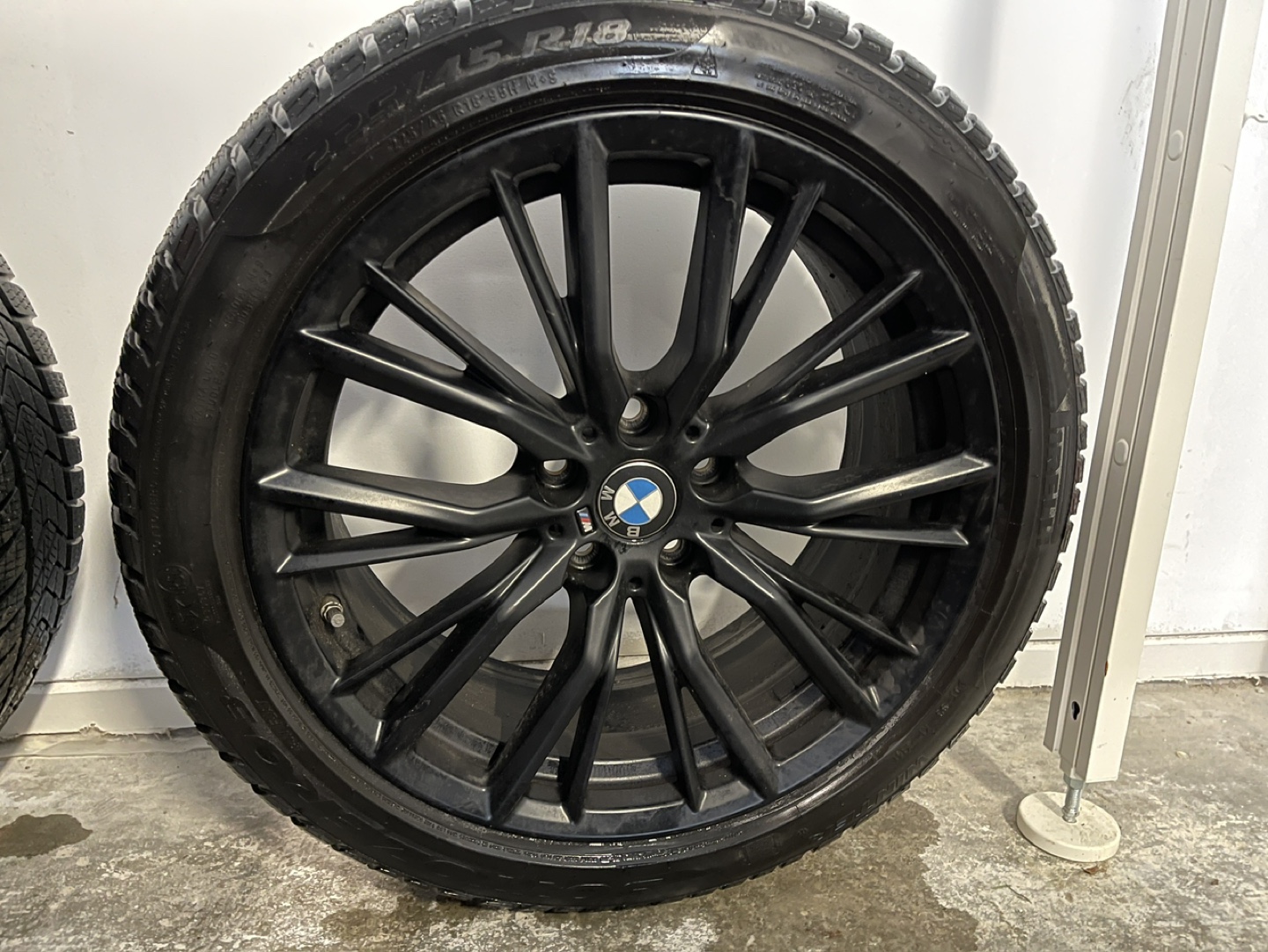 OEM BMW 18” Winter Tires and Rims (x4) - photo 4