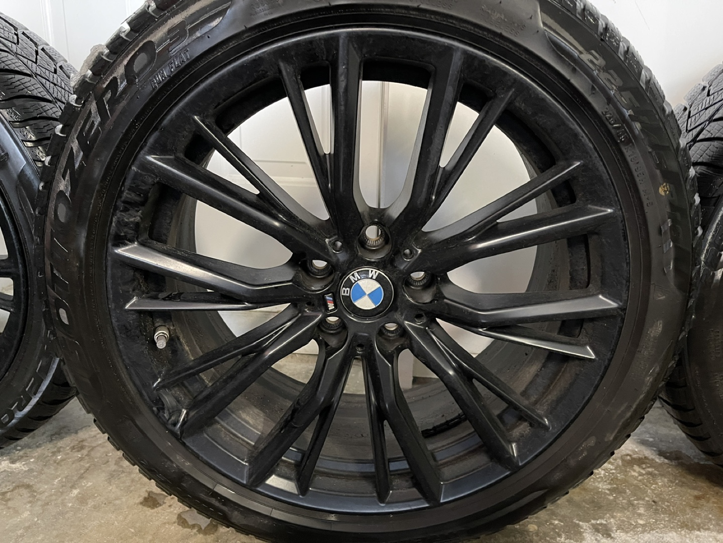 OEM BMW 18” Winter Tires and Rims (x4) - photo 5