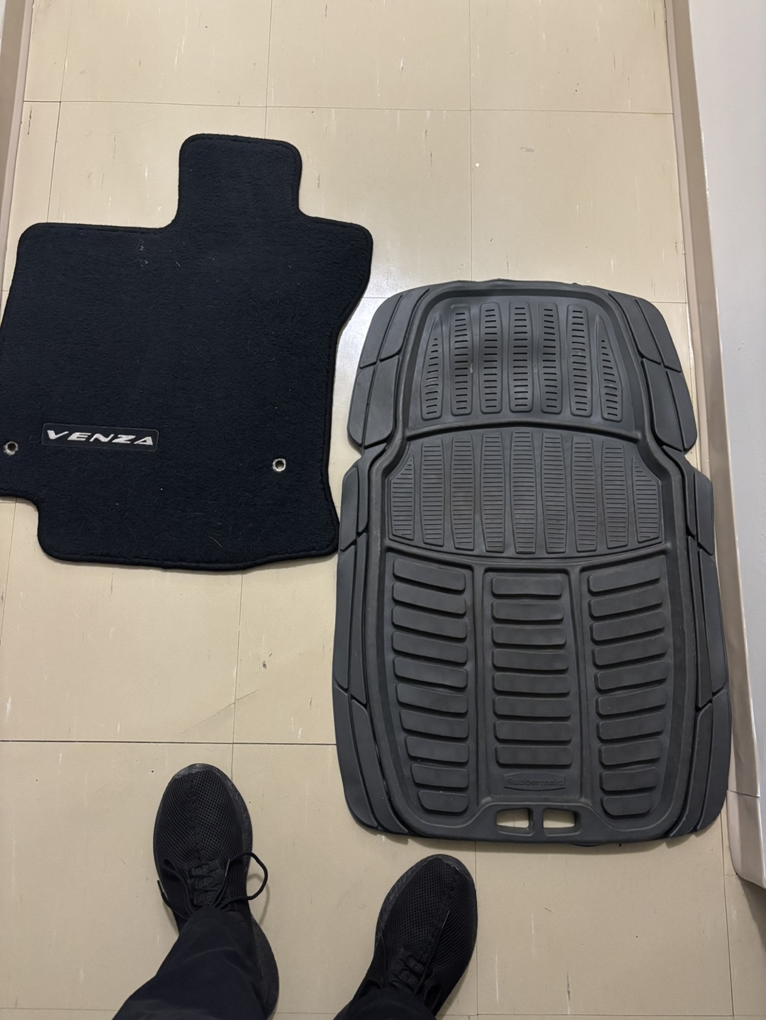 Like new Floor mats