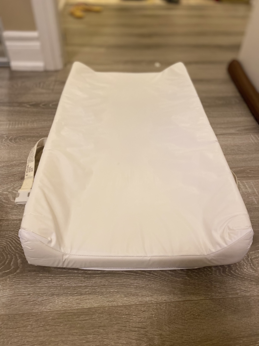 Munchkin Secure Grip Changing Pad - LIKE NEW!!! - photo 5