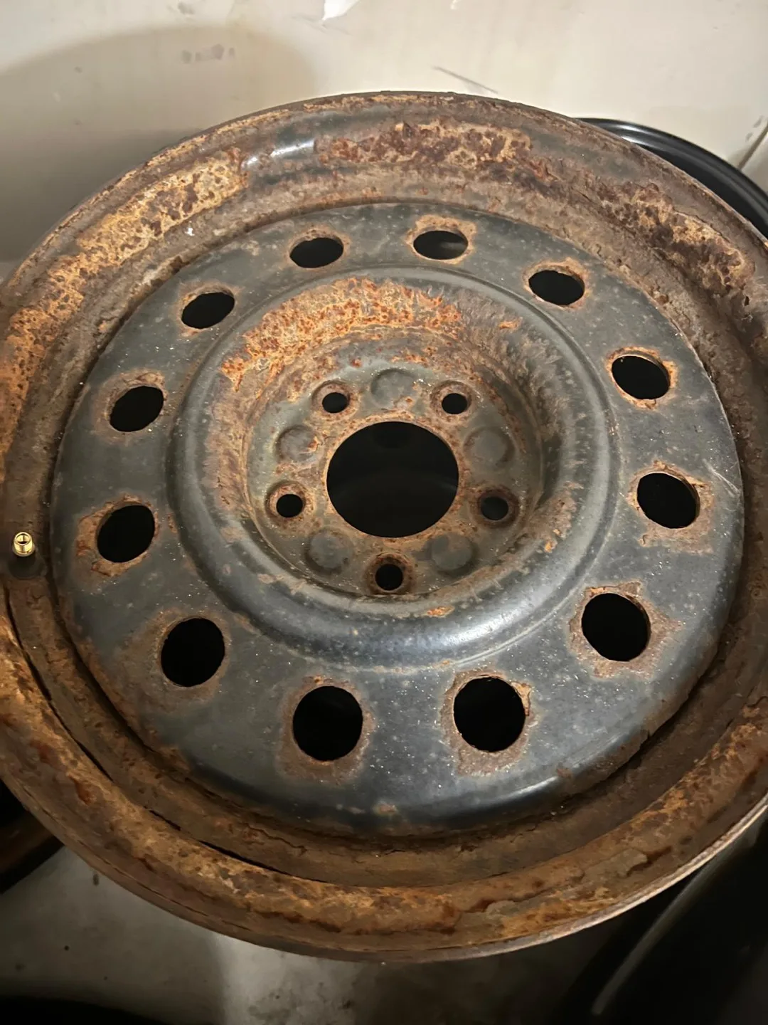 4 Rims - 16 inches - FULL SET $60 Special image indicator(2)