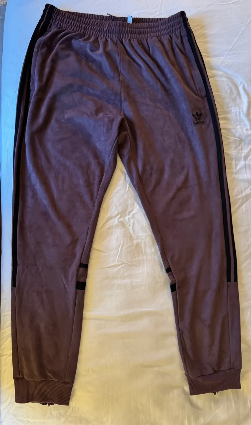 Adidas Jacket and matching pants size XL image indicator(5)