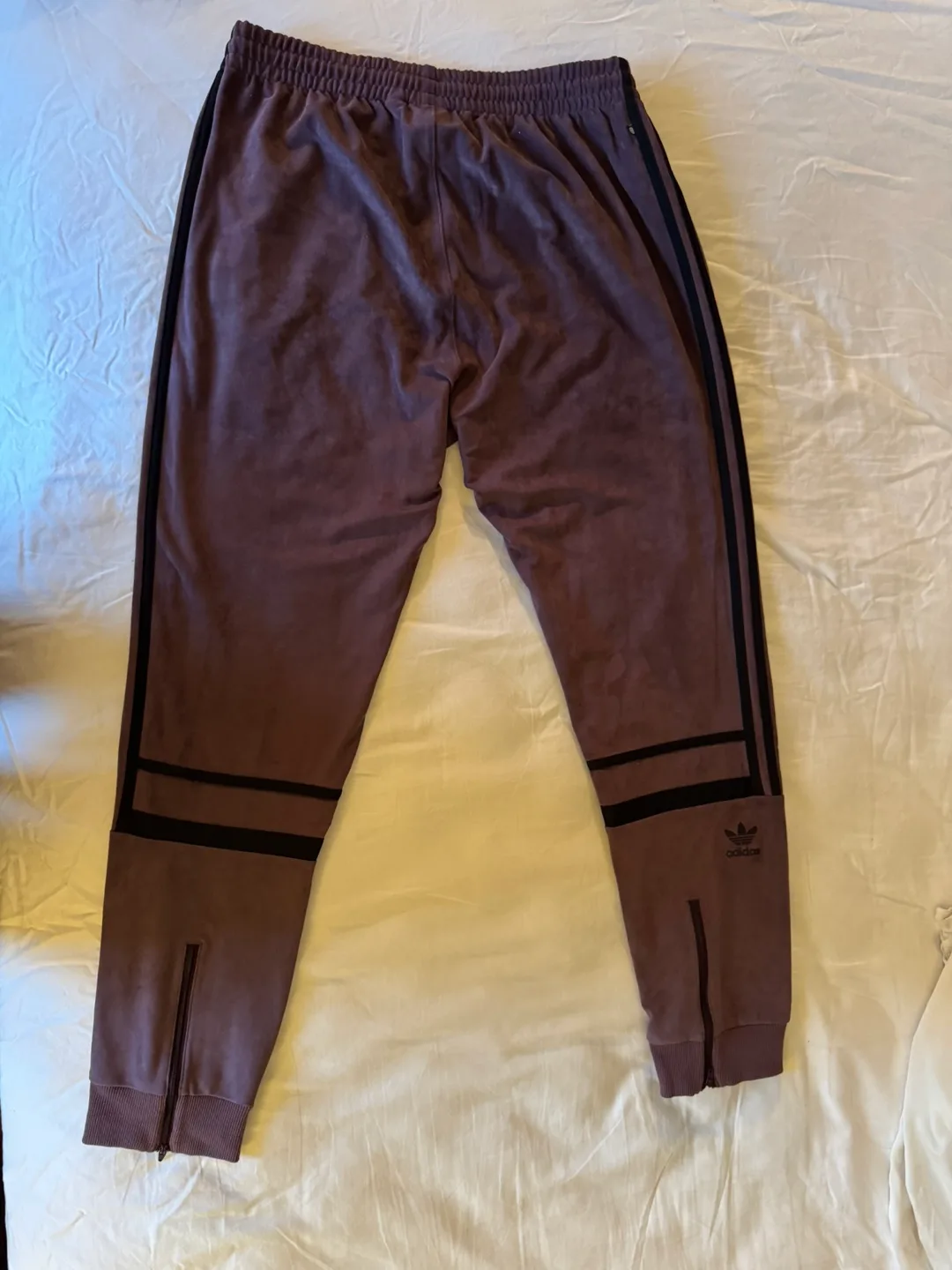 Adidas Jacket and matching pants size XL image indicator(4)