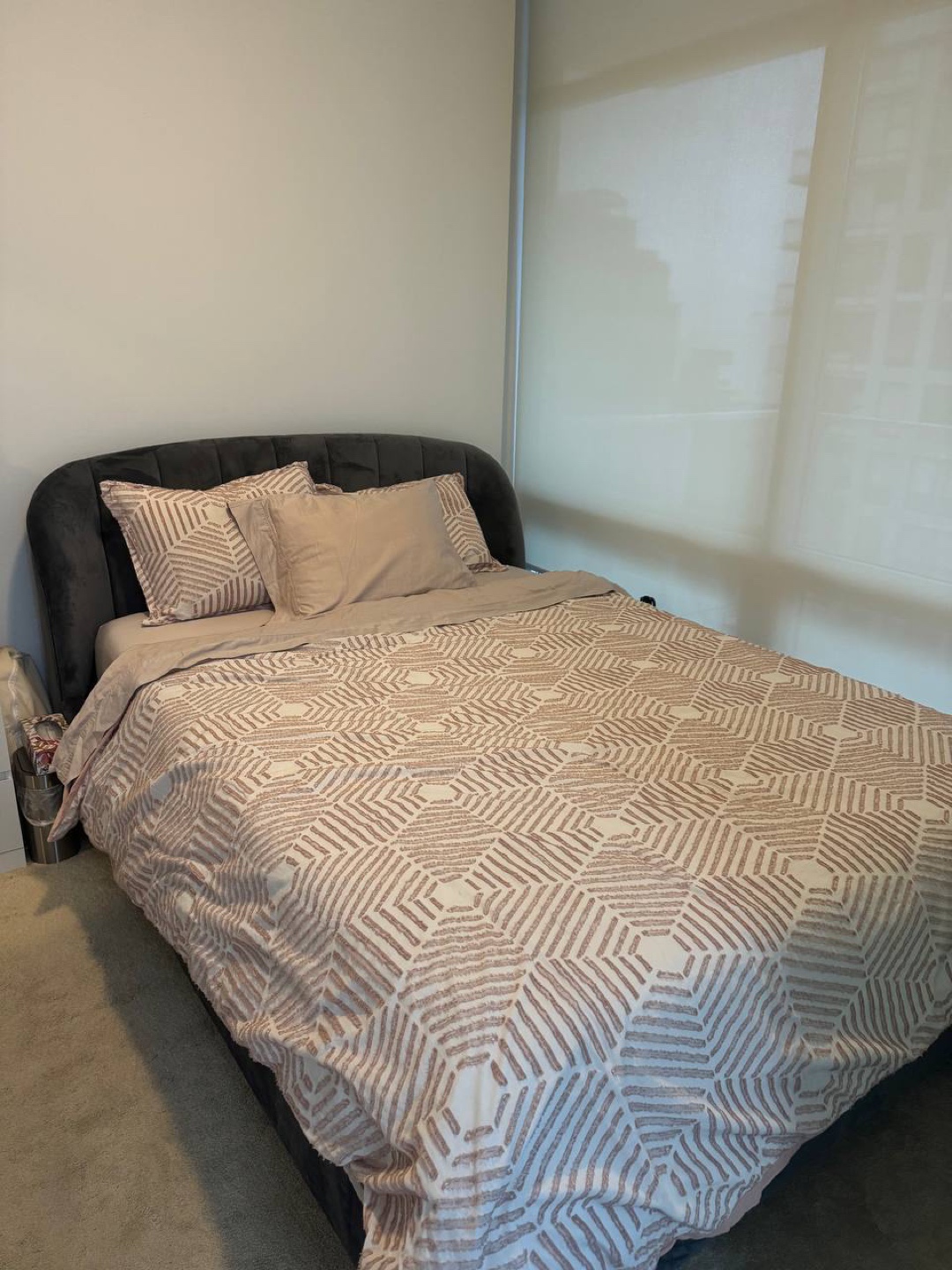 Queen bed frame foam mattress + mattress protector - photo 3