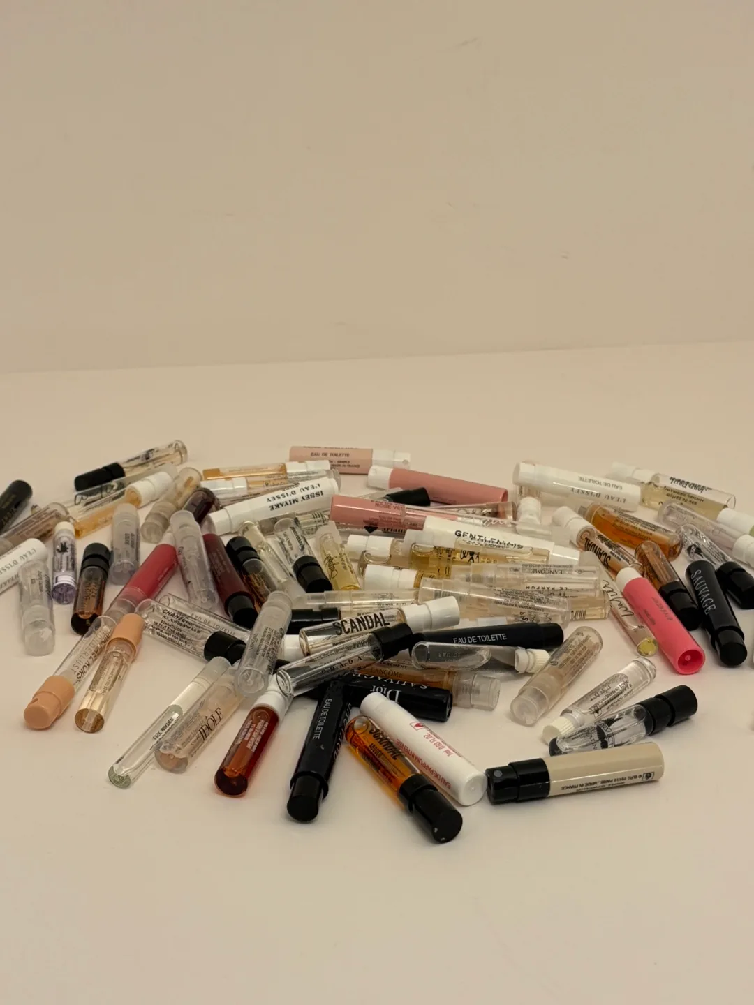 Perfume Samples - Large Lot image indicator(2)