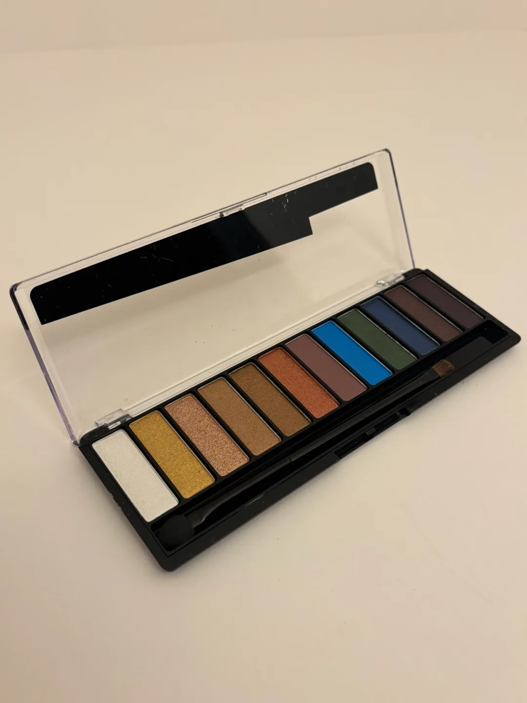 Rimmel Magnifeyes Colour Edition Eyeshadow Palette image indicator(2)
