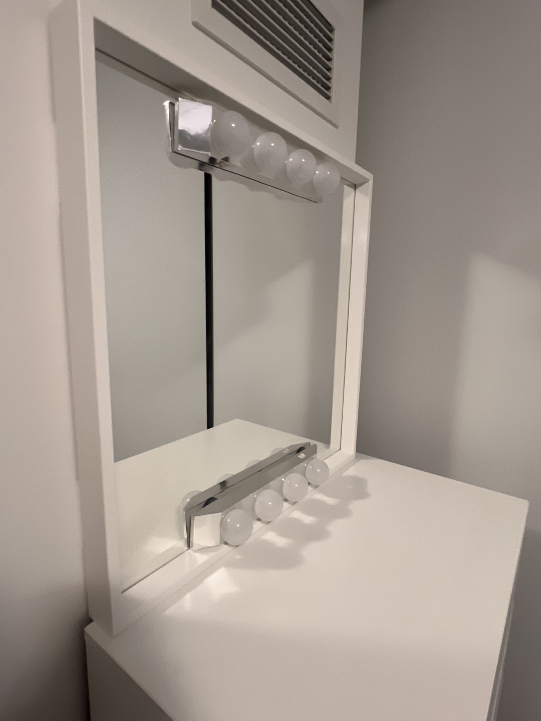 IKEA NISSEDAL Mirror with Lights - photo 4