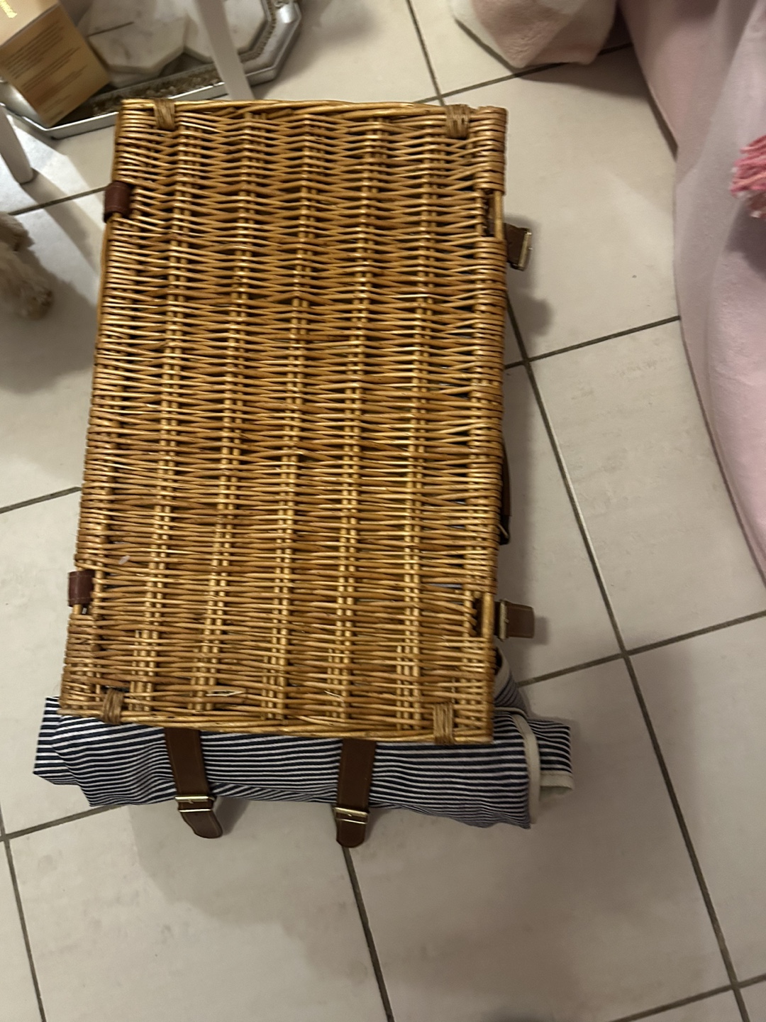 Wicker Picnic Basket with Blanket and Utensils - photo 3