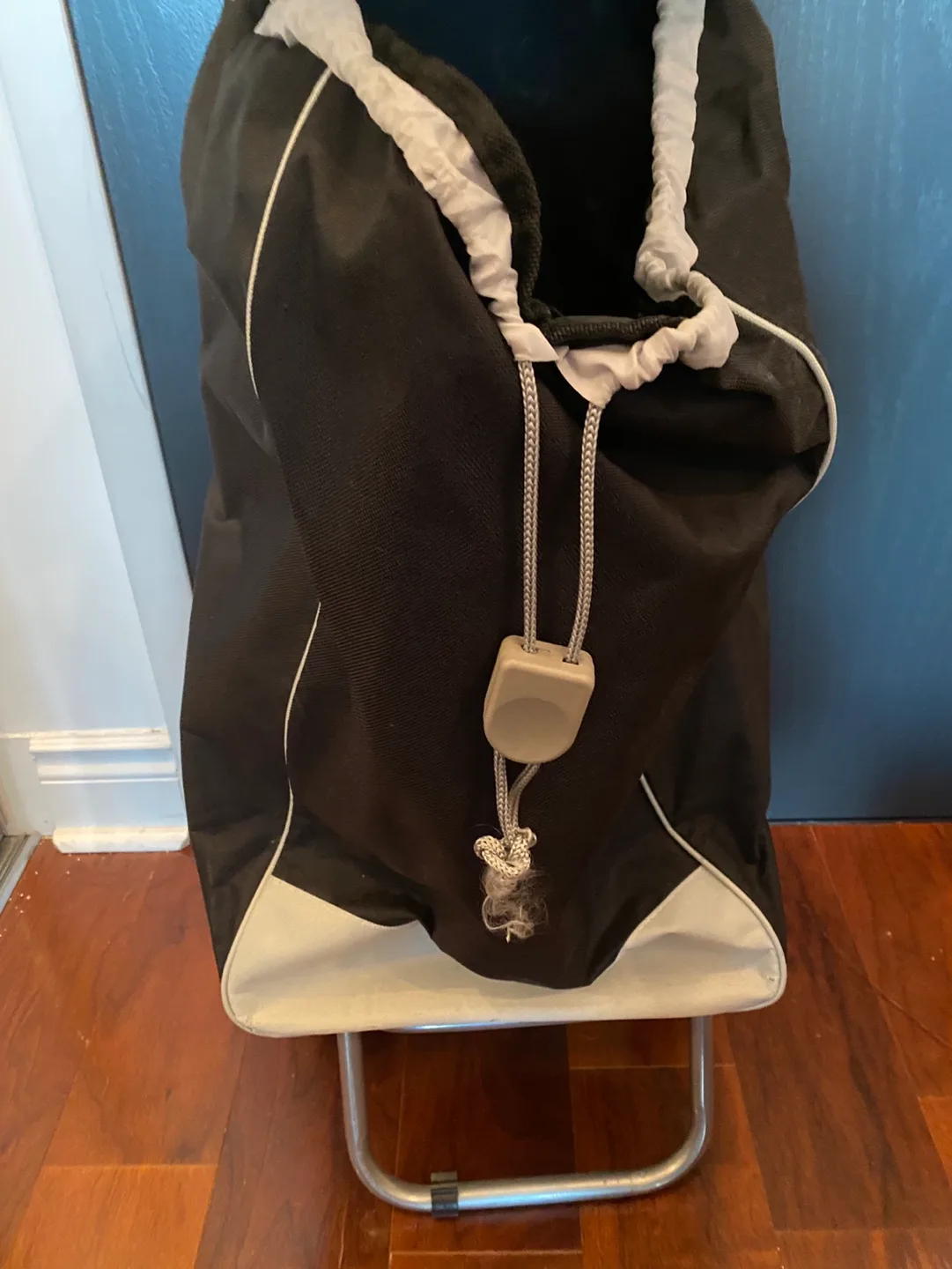 Black Rolling Shopping Cart image indicator(3)