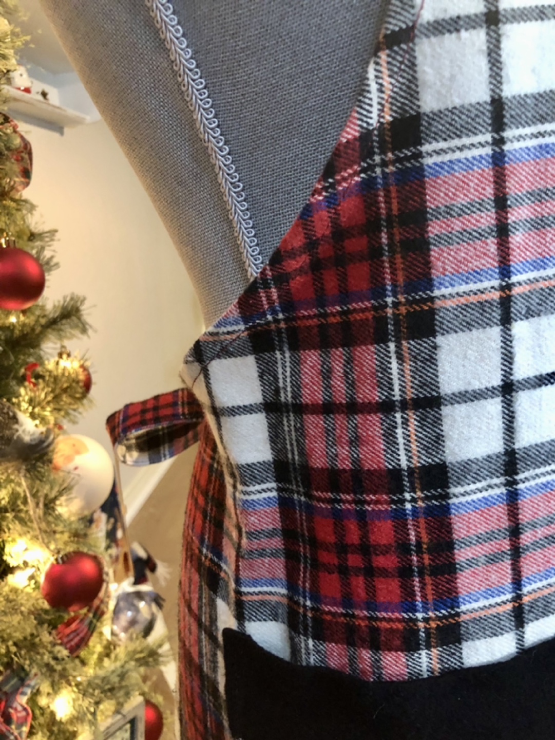 CHRISTMAS Red and Black Plaid Hosting Apron