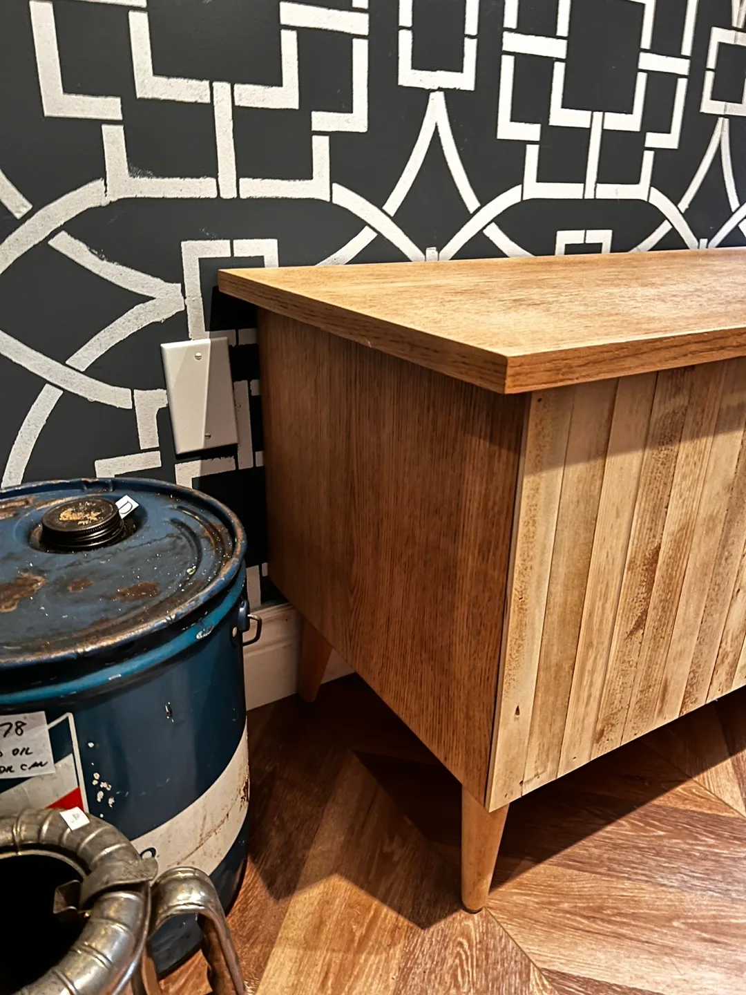 Vintage Lane Cedar Chest image indicator(2)