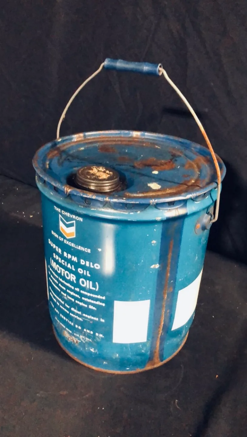 Vintage Chevron Super RPM Delo Special Oil Can image indicator(2)