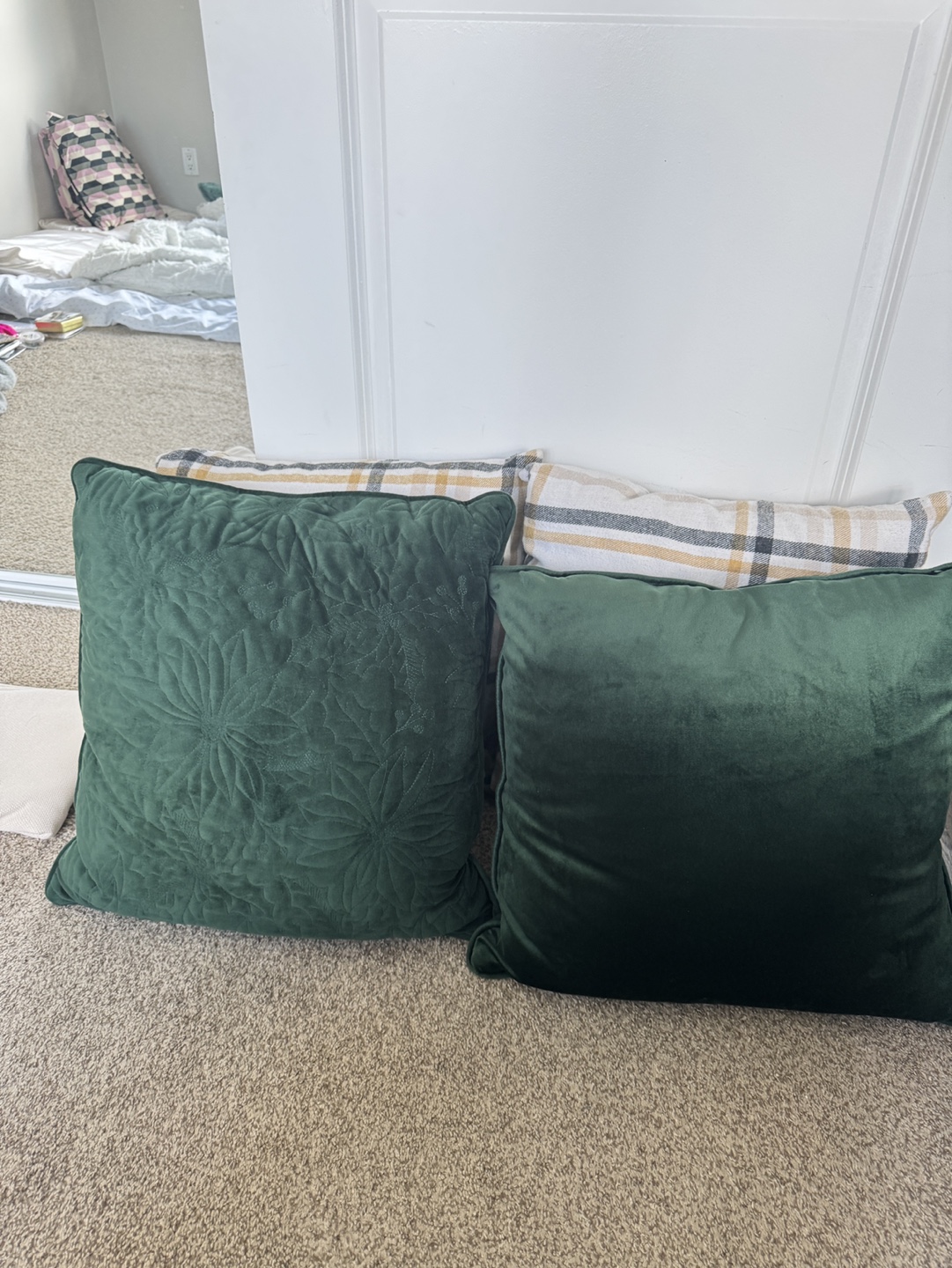 FREE DECORATIVE ITEMS - PICK UP ASAP - photo 2