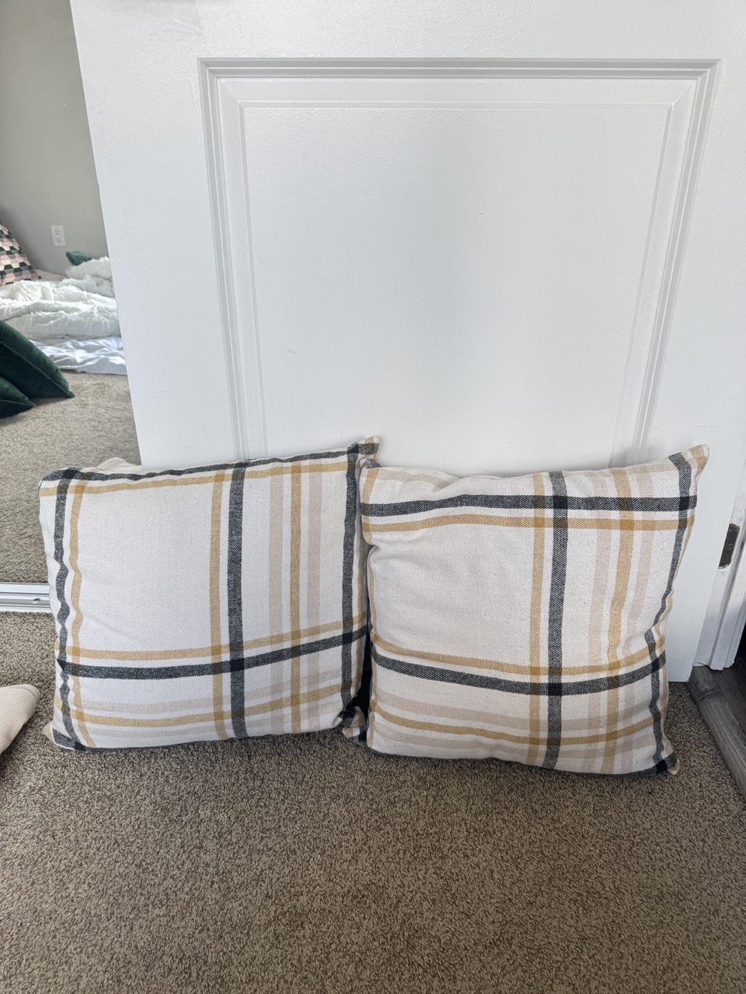 FREE DECORATIVE ITEMS - PICK UP ASAP
