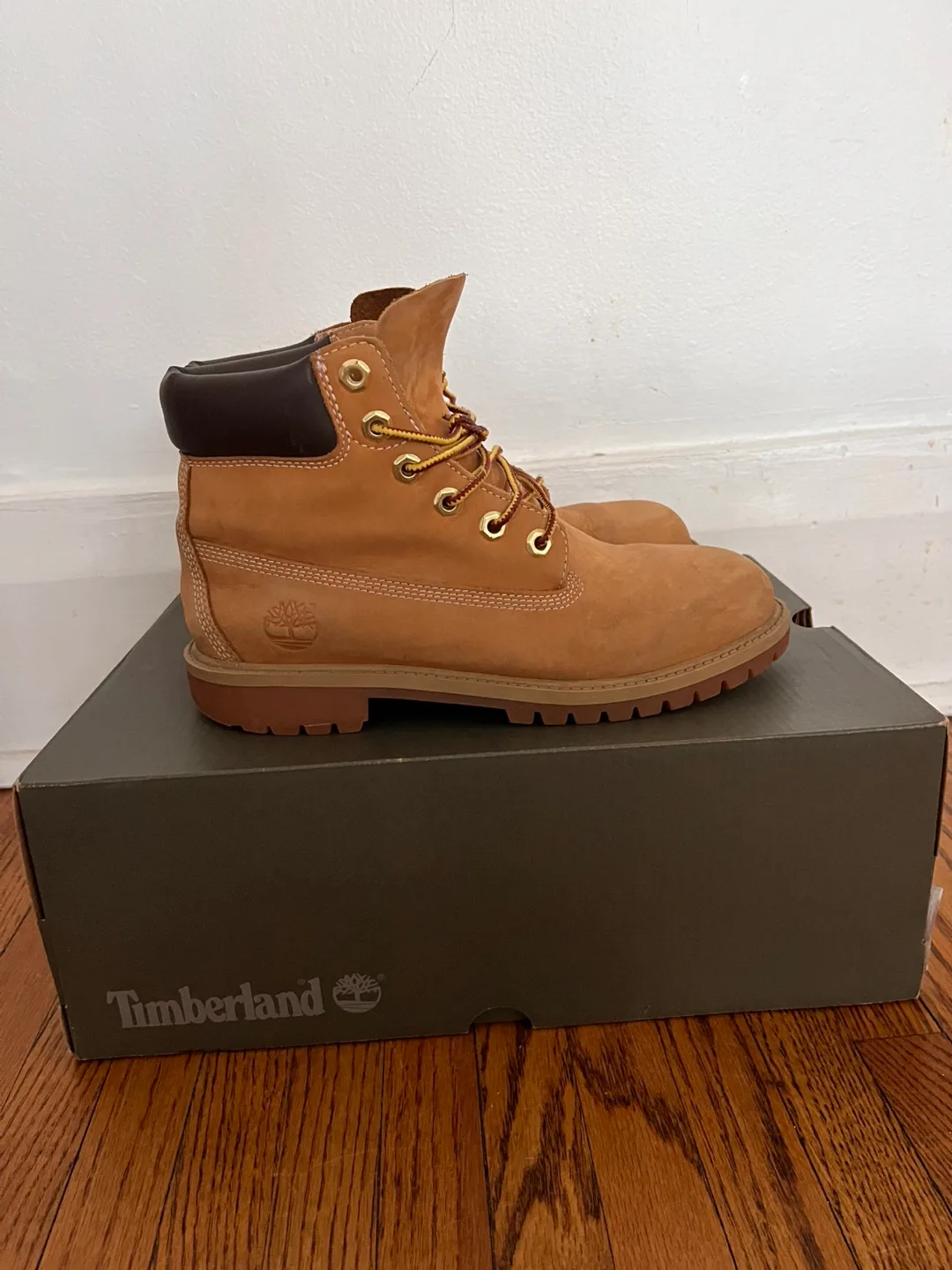 Size 6 Timberland Men’s premium 6” boots - Wheat Nubuck thumbnail