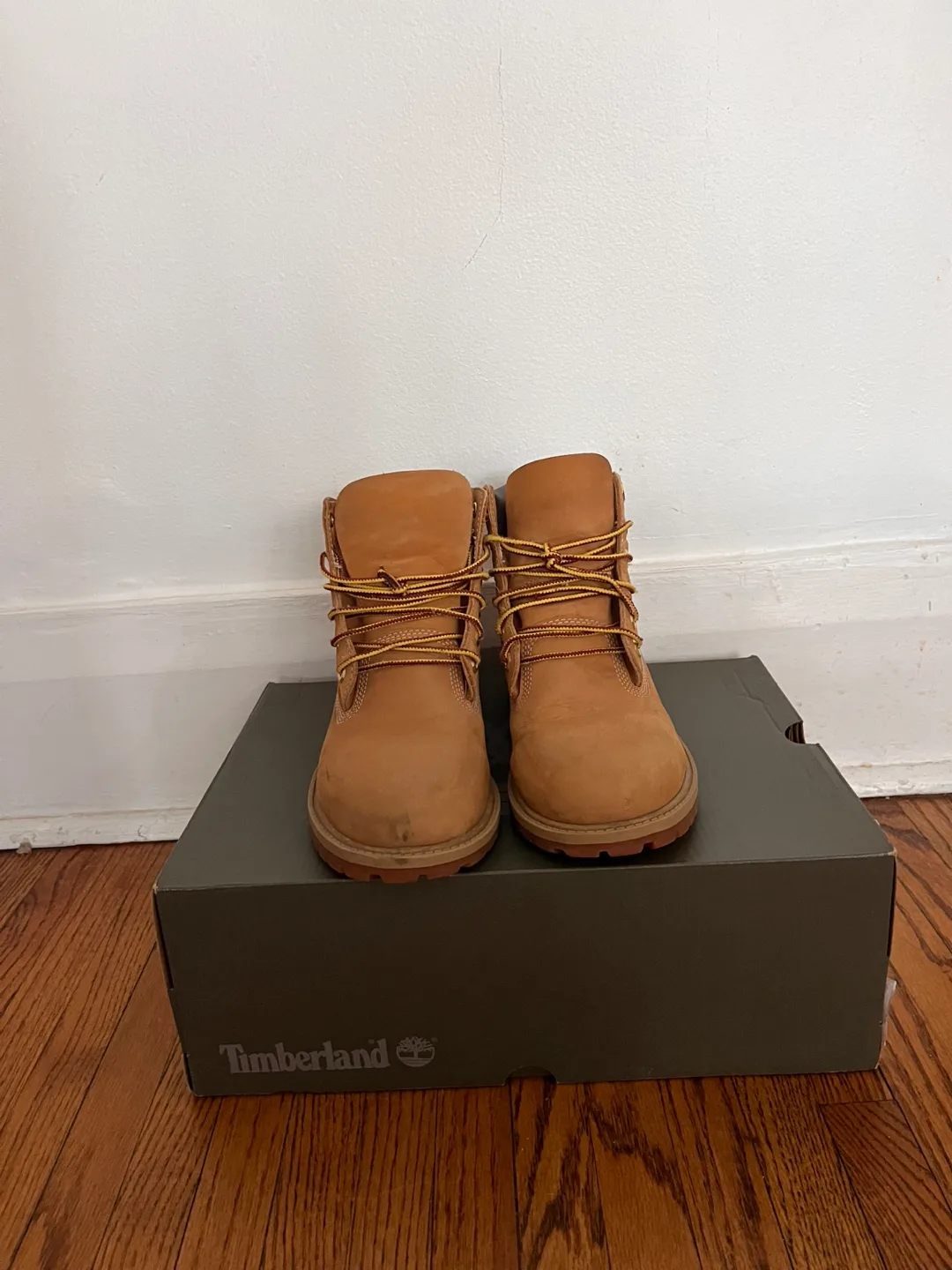 Size 6 Timberland Men’s premium 6” boots - Wheat Nubuck image indicator(2)