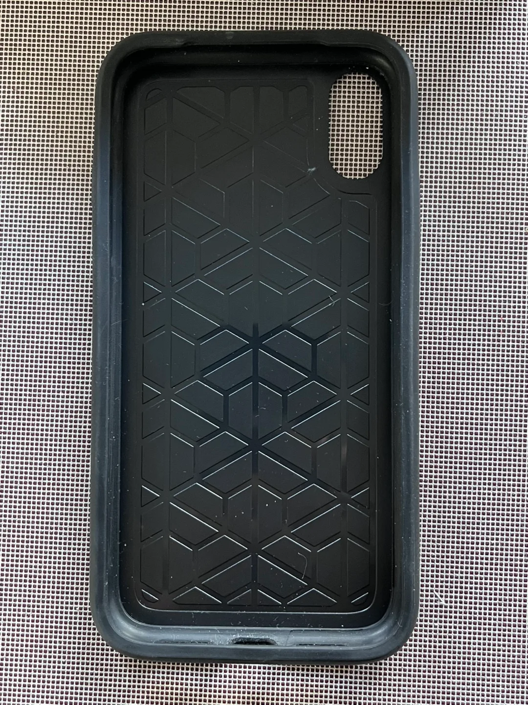 iPhone XR 64GB with Otterbox image indicator(7)