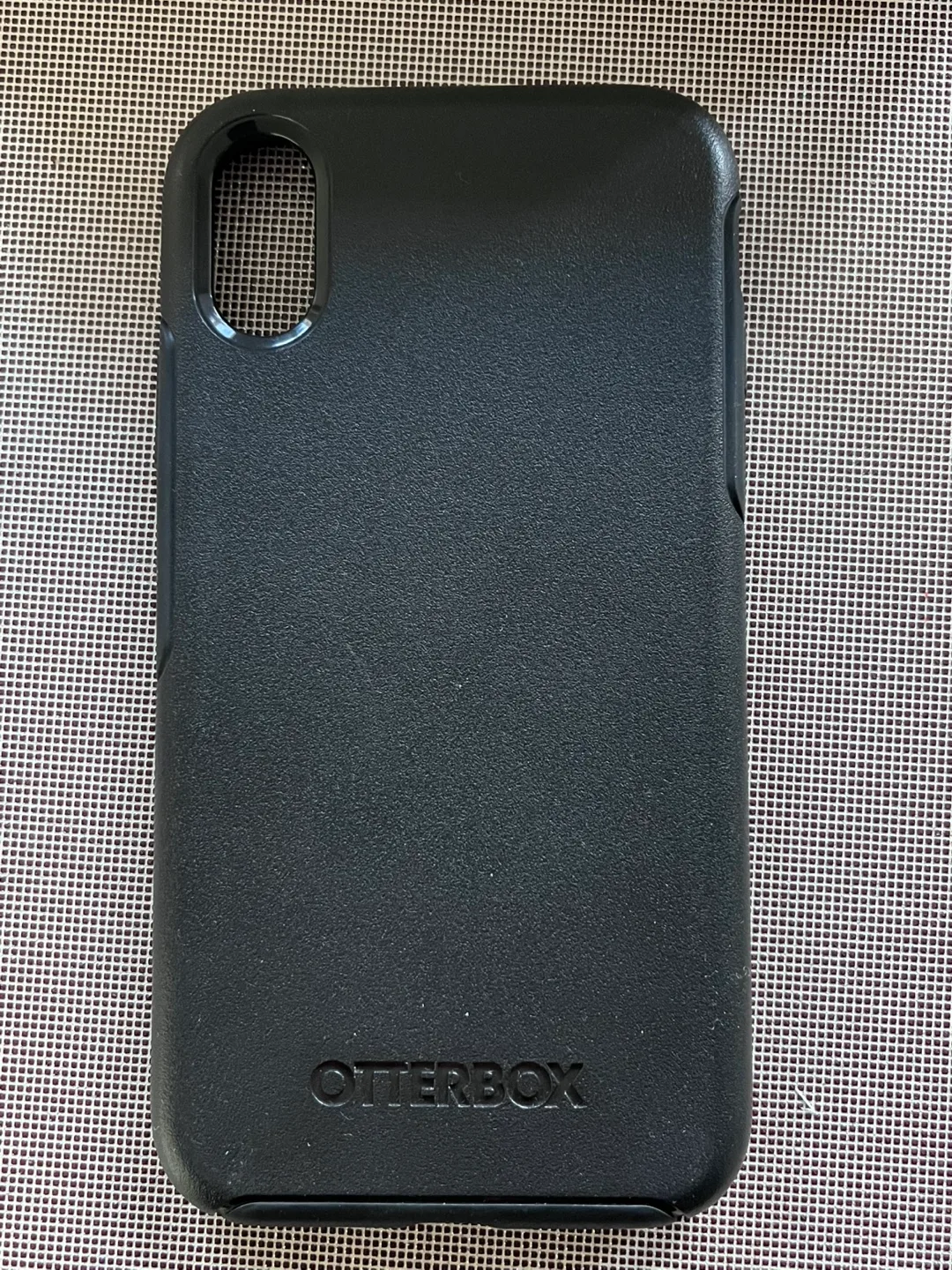iPhone XR 64GB with Otterbox image indicator(8)