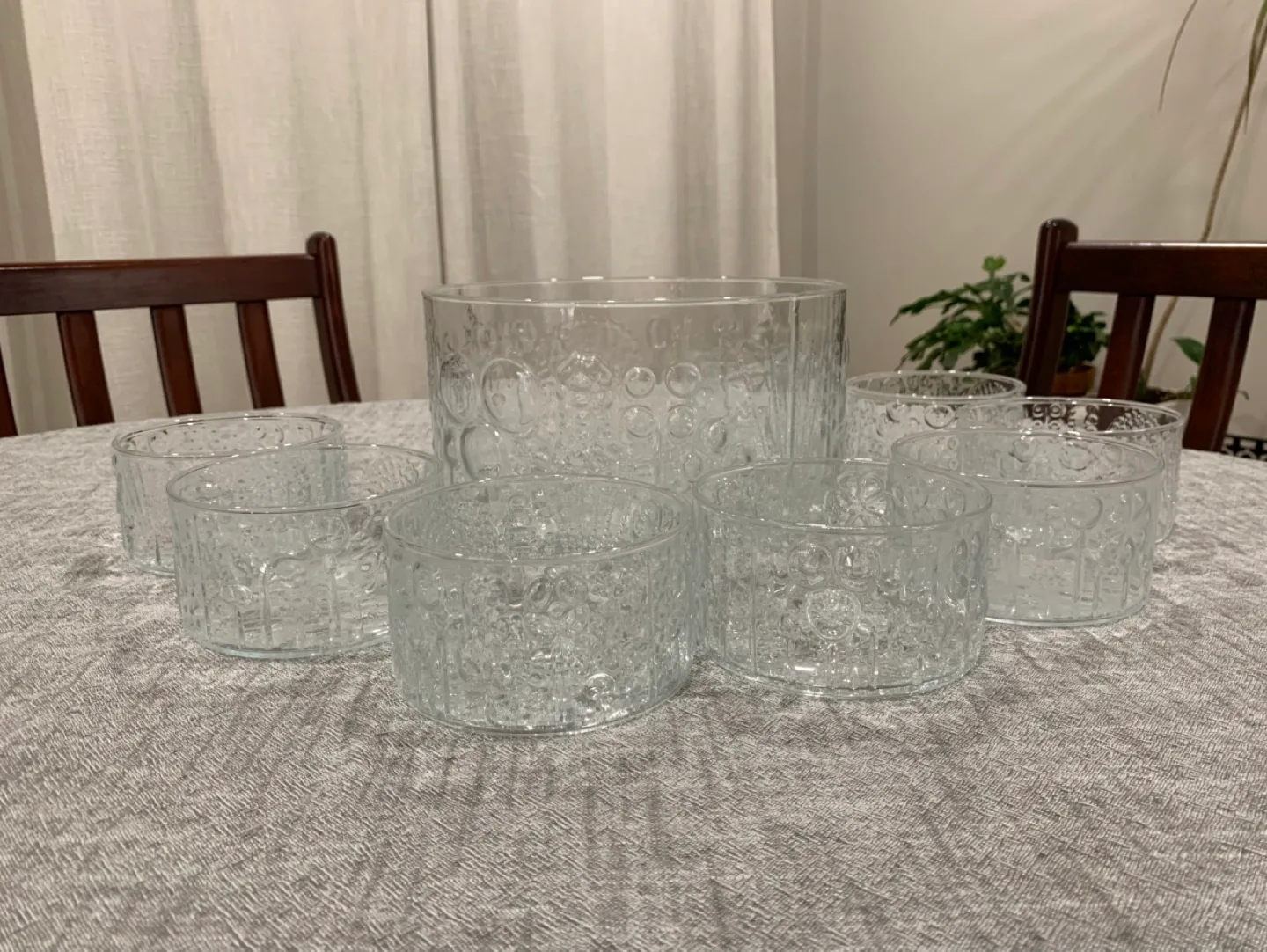 Iittala Flora Salad/Dessert Bowl with 8 Serving Bowls image indicator(3)