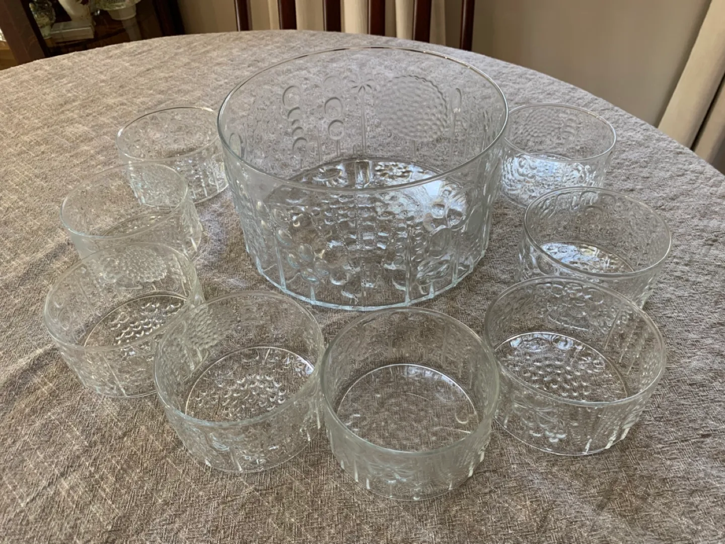 Iittala Flora Salad/Dessert Bowl with 8 Serving Bowls image indicator(6)