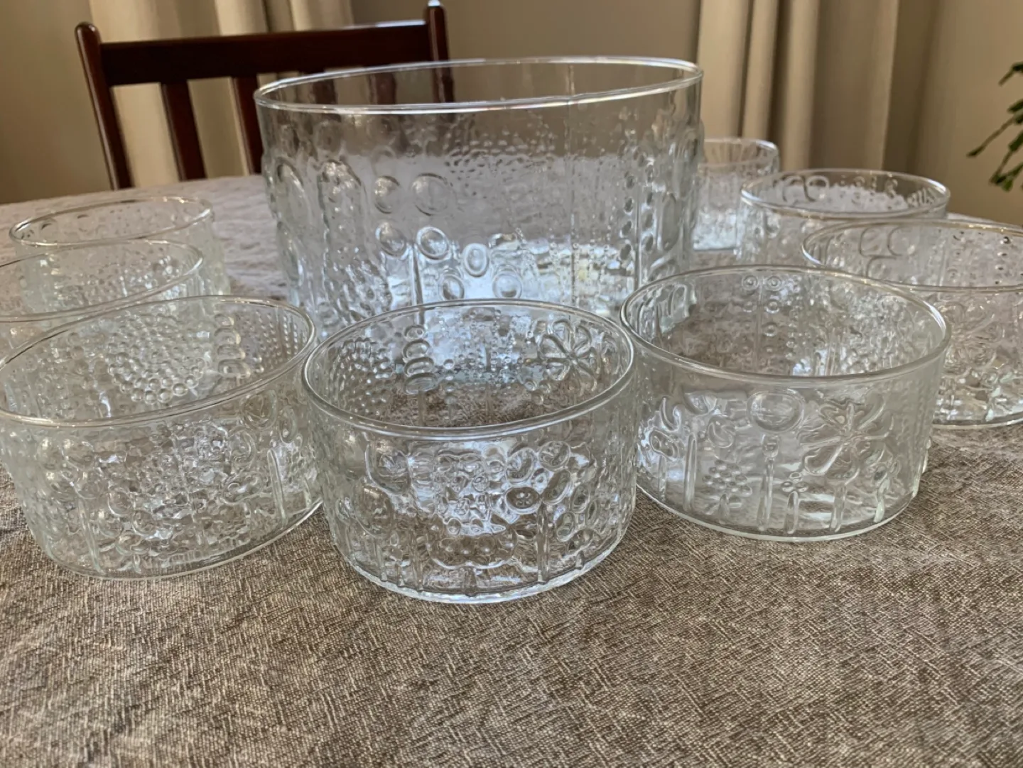 Iittala Flora Salad/Dessert Bowl with 8 Serving Bowls image indicator(10)