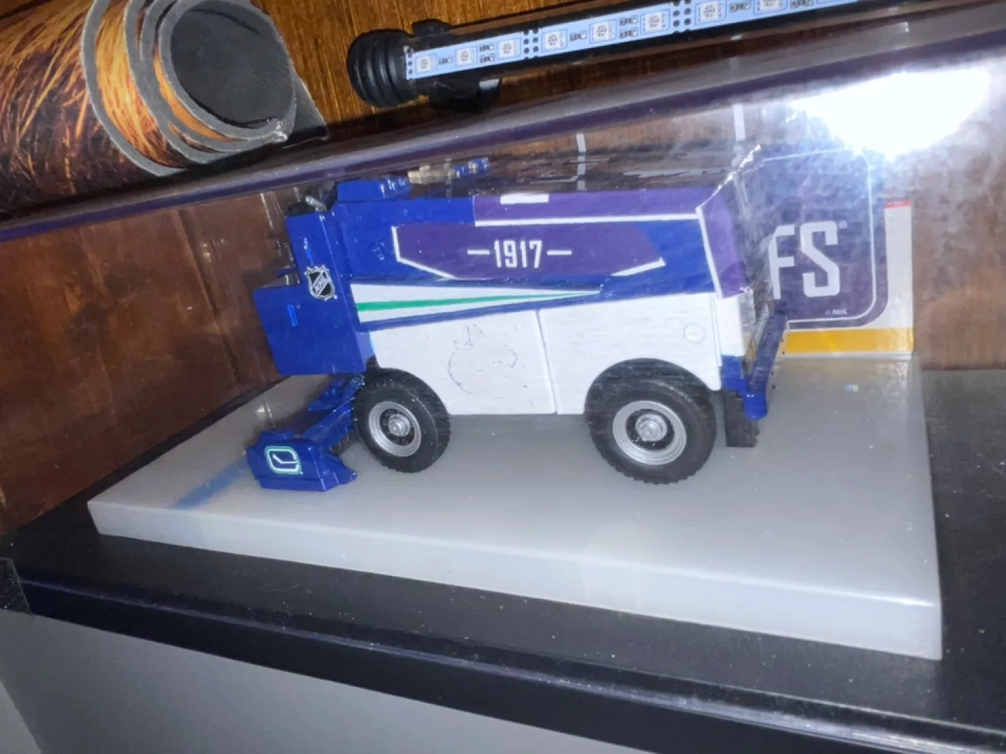 Hot Wheels Collector's Edition 1968 Dodge Charger image indicator(2)