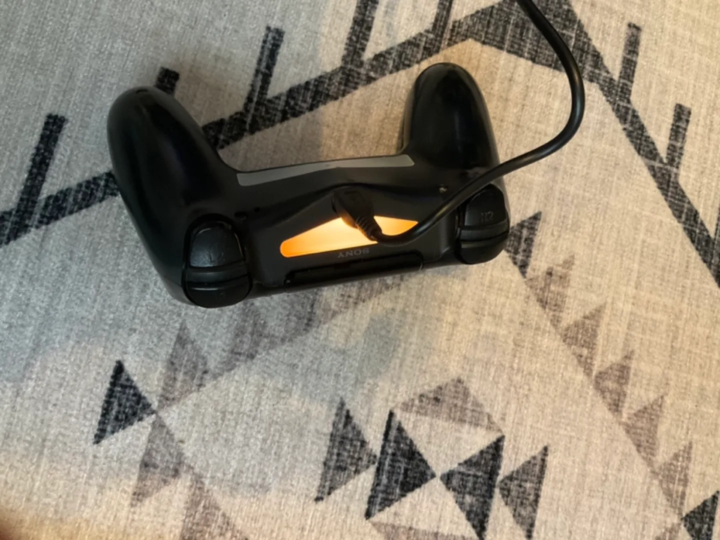 PlayStation 4 - PS4- includes 2 controllers image indicator(7)