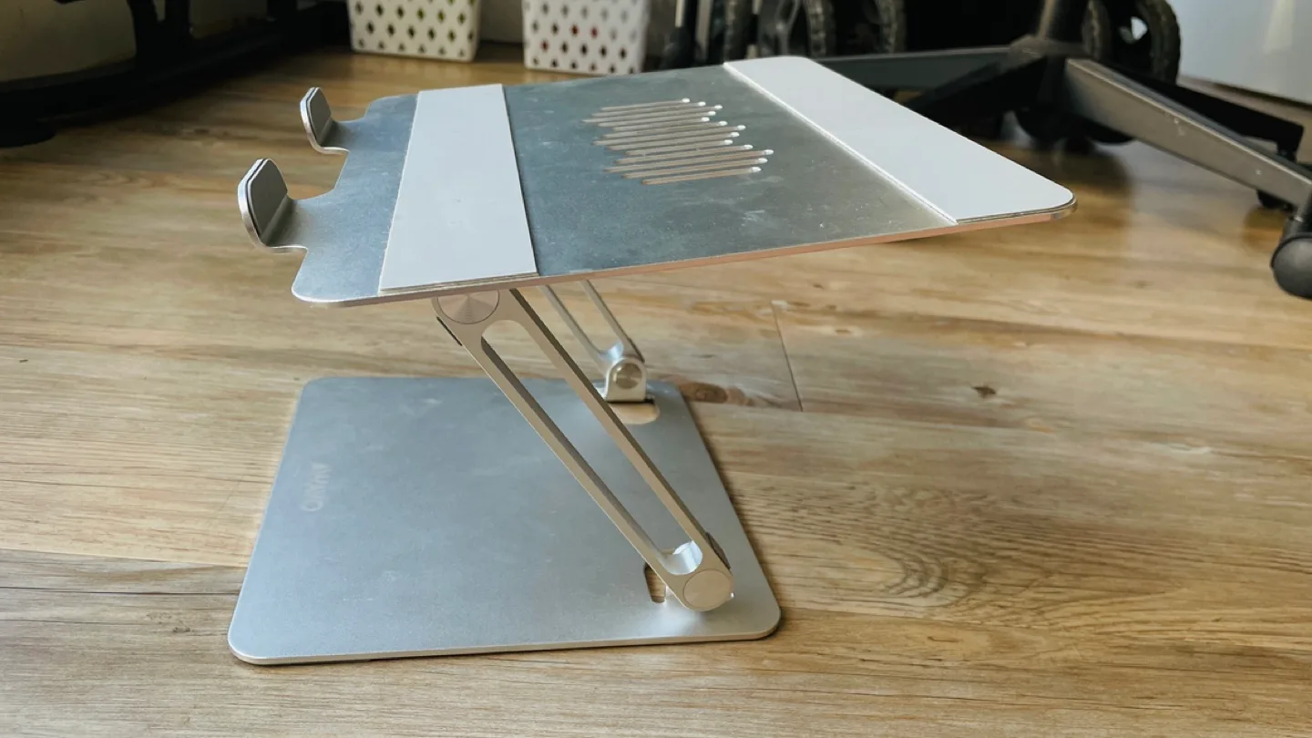Laptop Stand - Adjustable & Foldable image indicator(4)