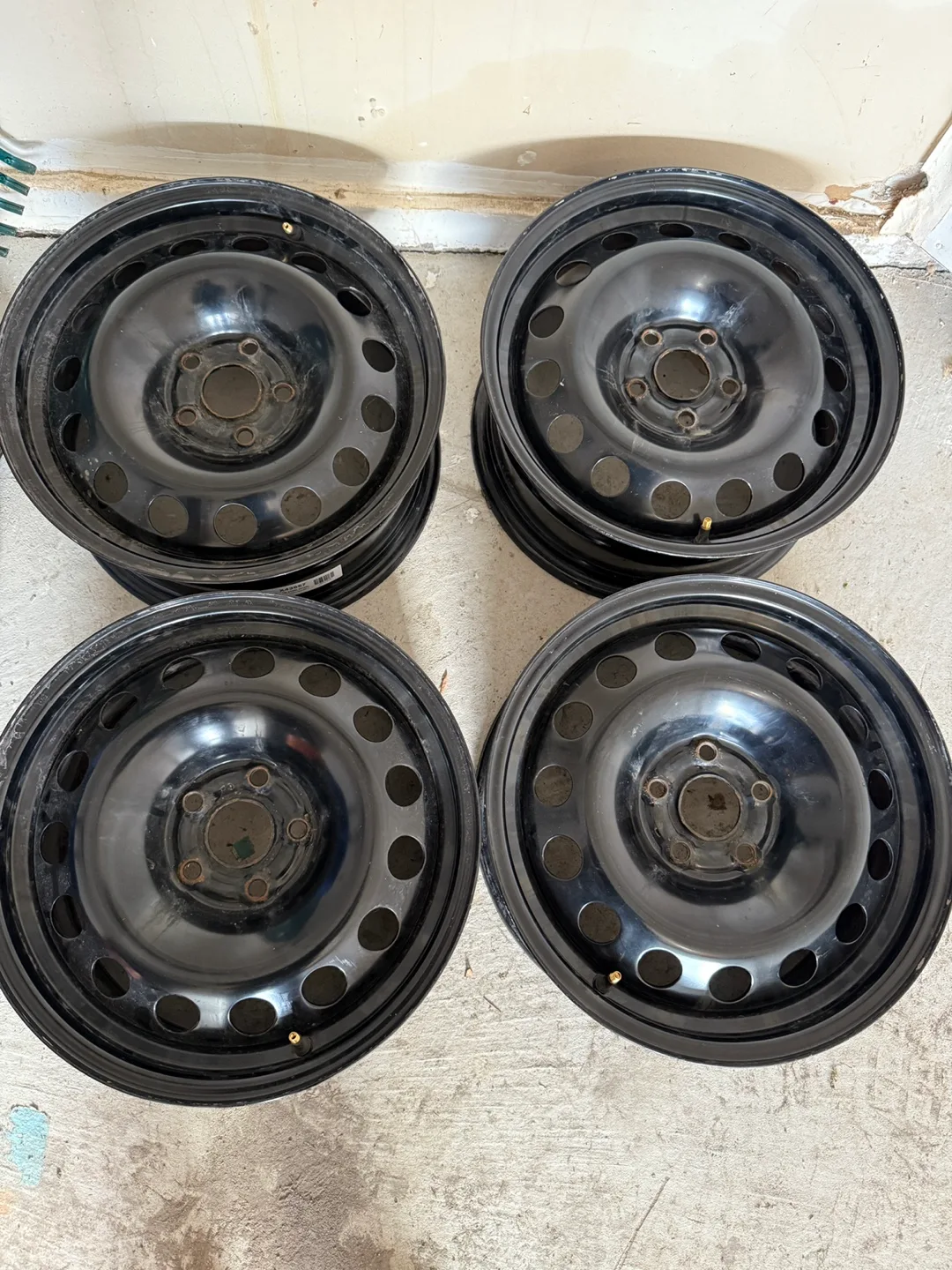 16” Rims 16x6.5 - FULL SET $70 image indicator(3)