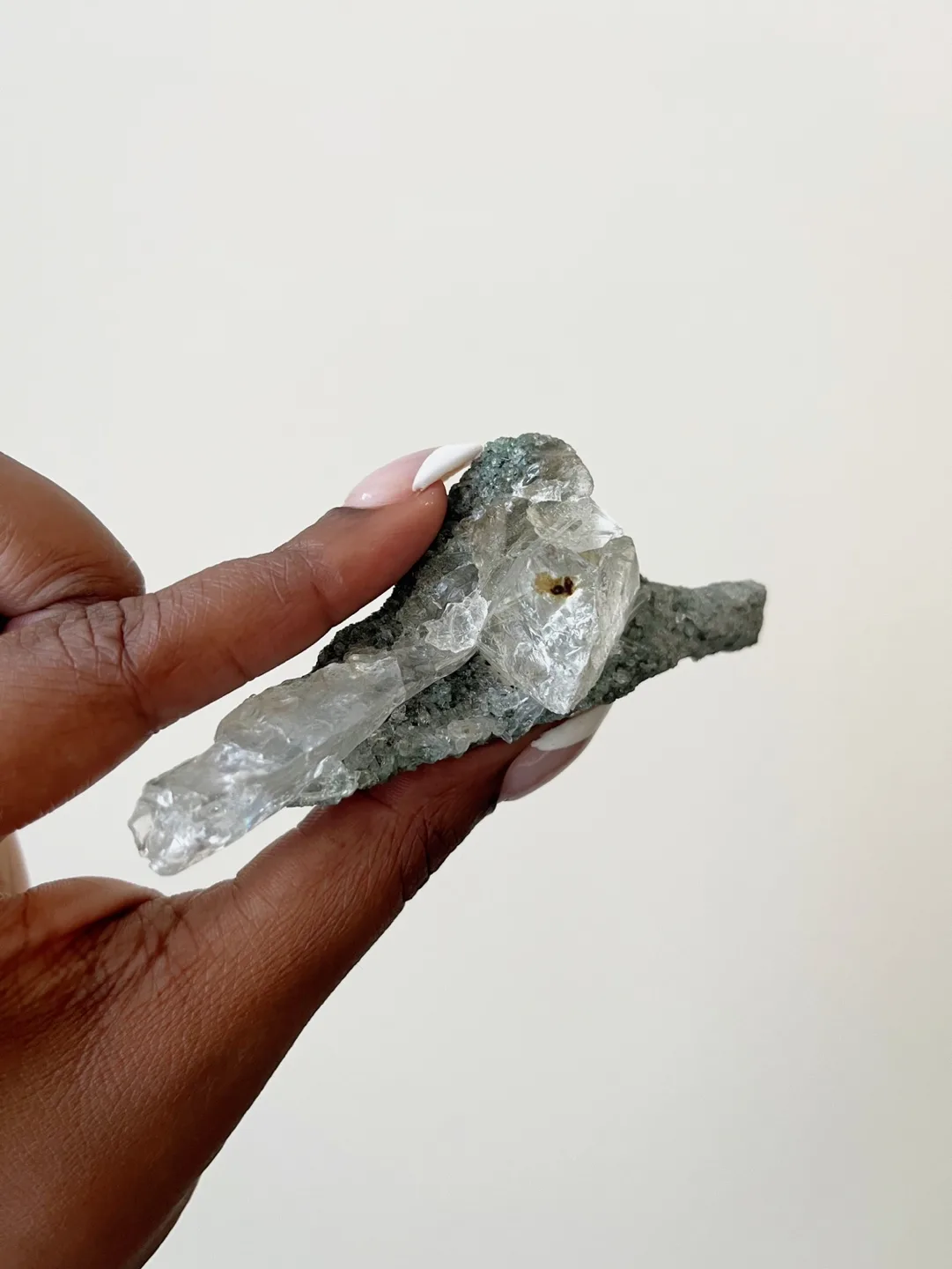 Crystal - Himalayan Quartz image indicator(2)