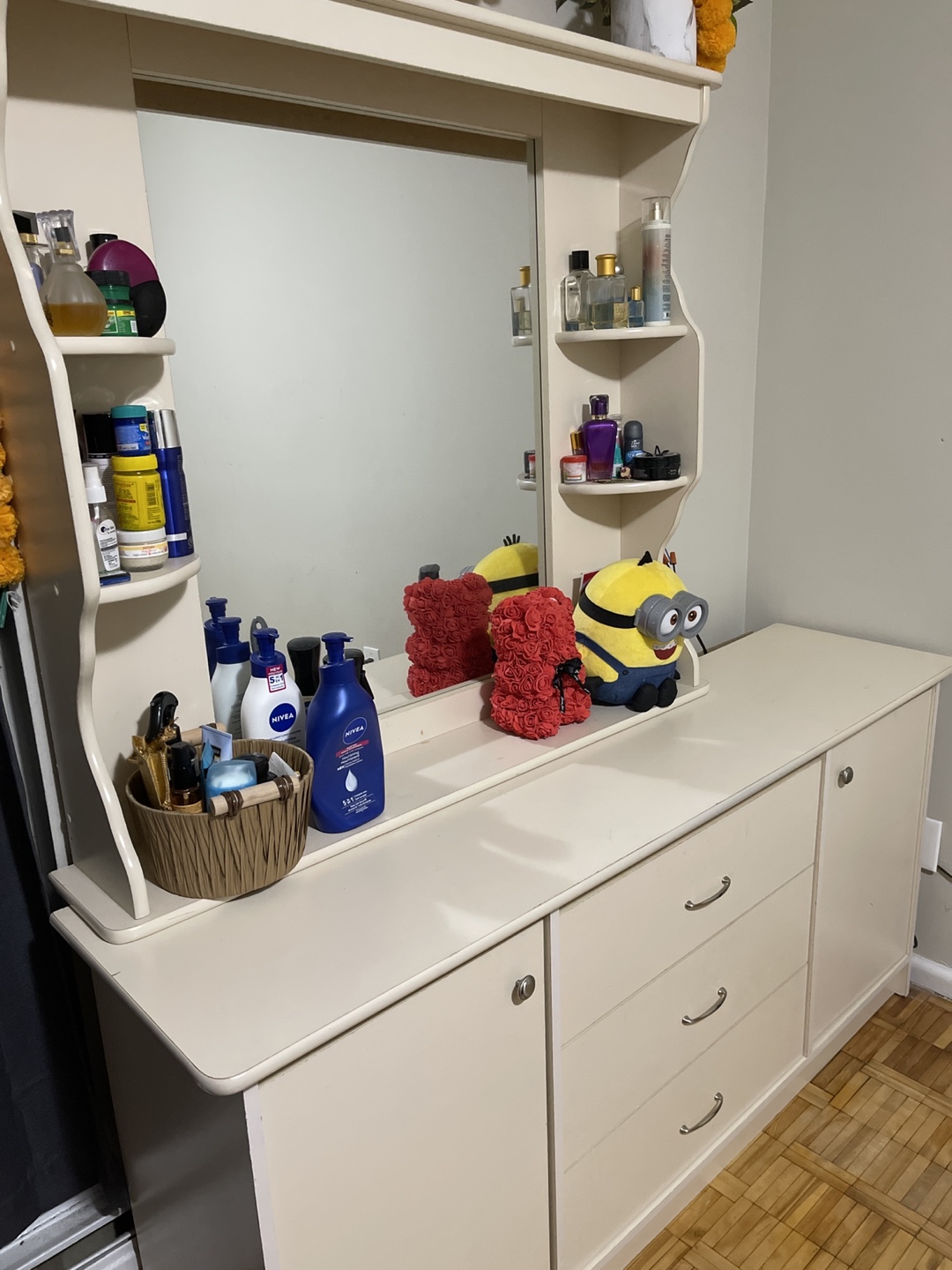 Dressing table