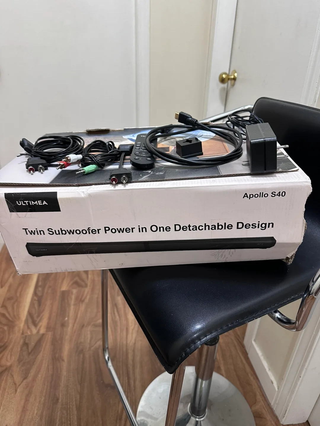 Ultimea Soundbar with built in Subwoofer image indicator(7)