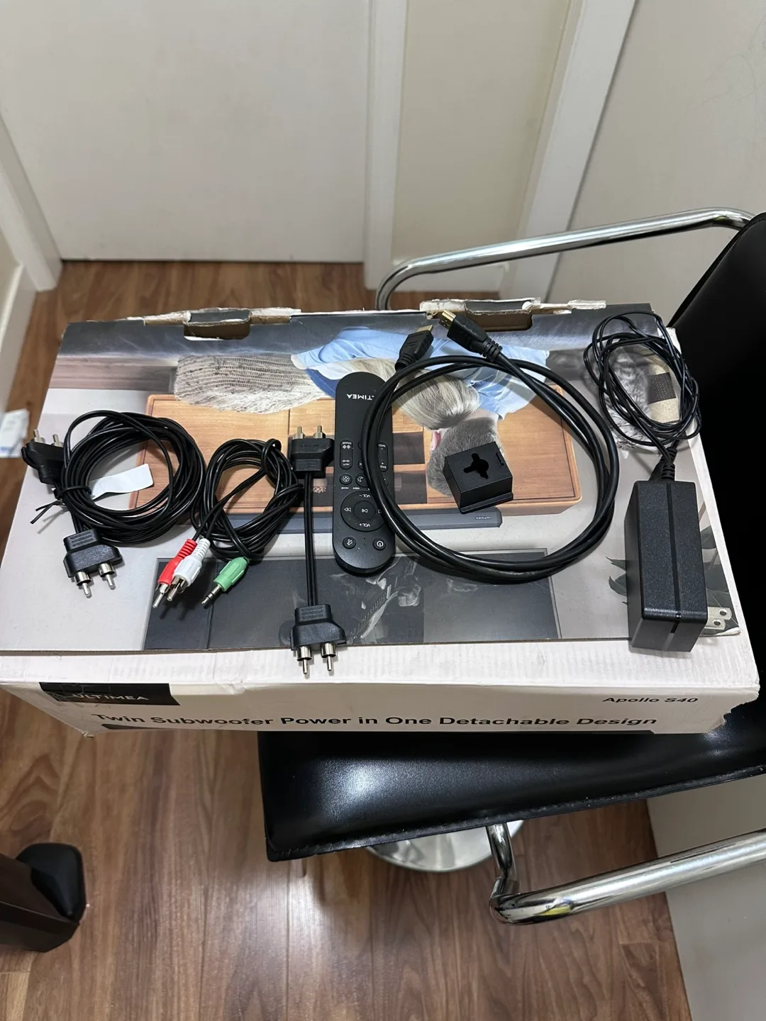 Ultimea Soundbar with built in Subwoofer image indicator(8)