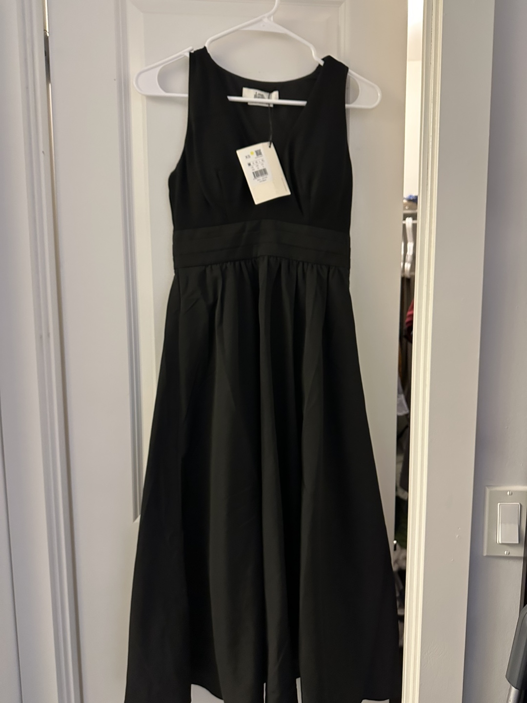 [Love, Bonito] Kaniesa Padded Plunge Neck Dress