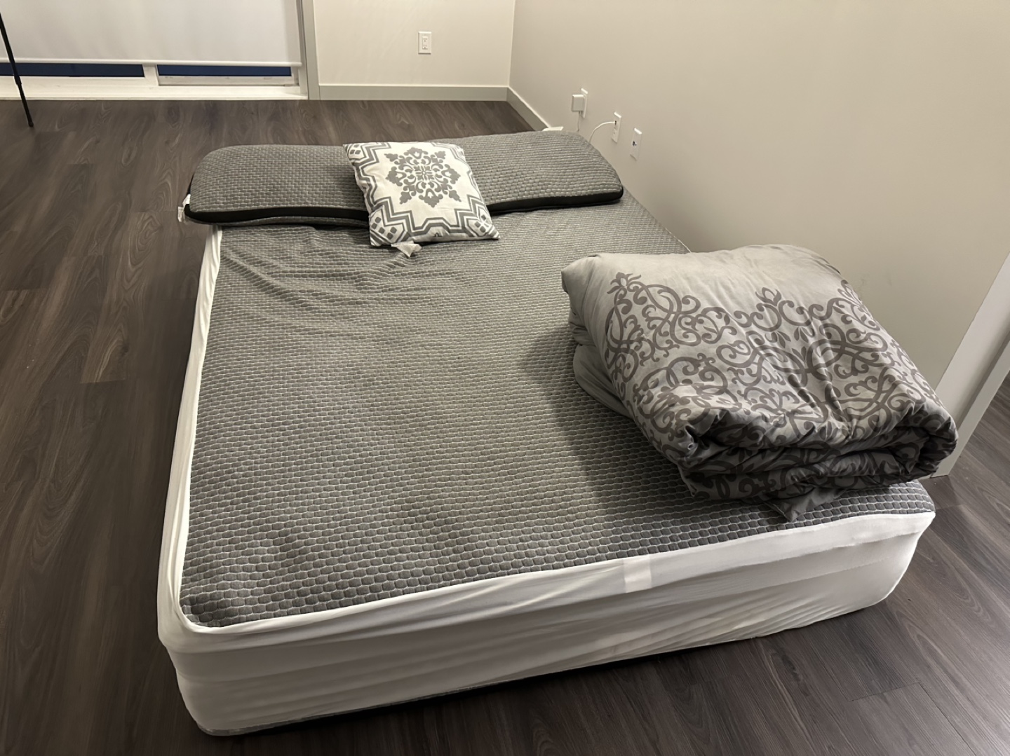Queen Mattress & Boxspring - photo 2