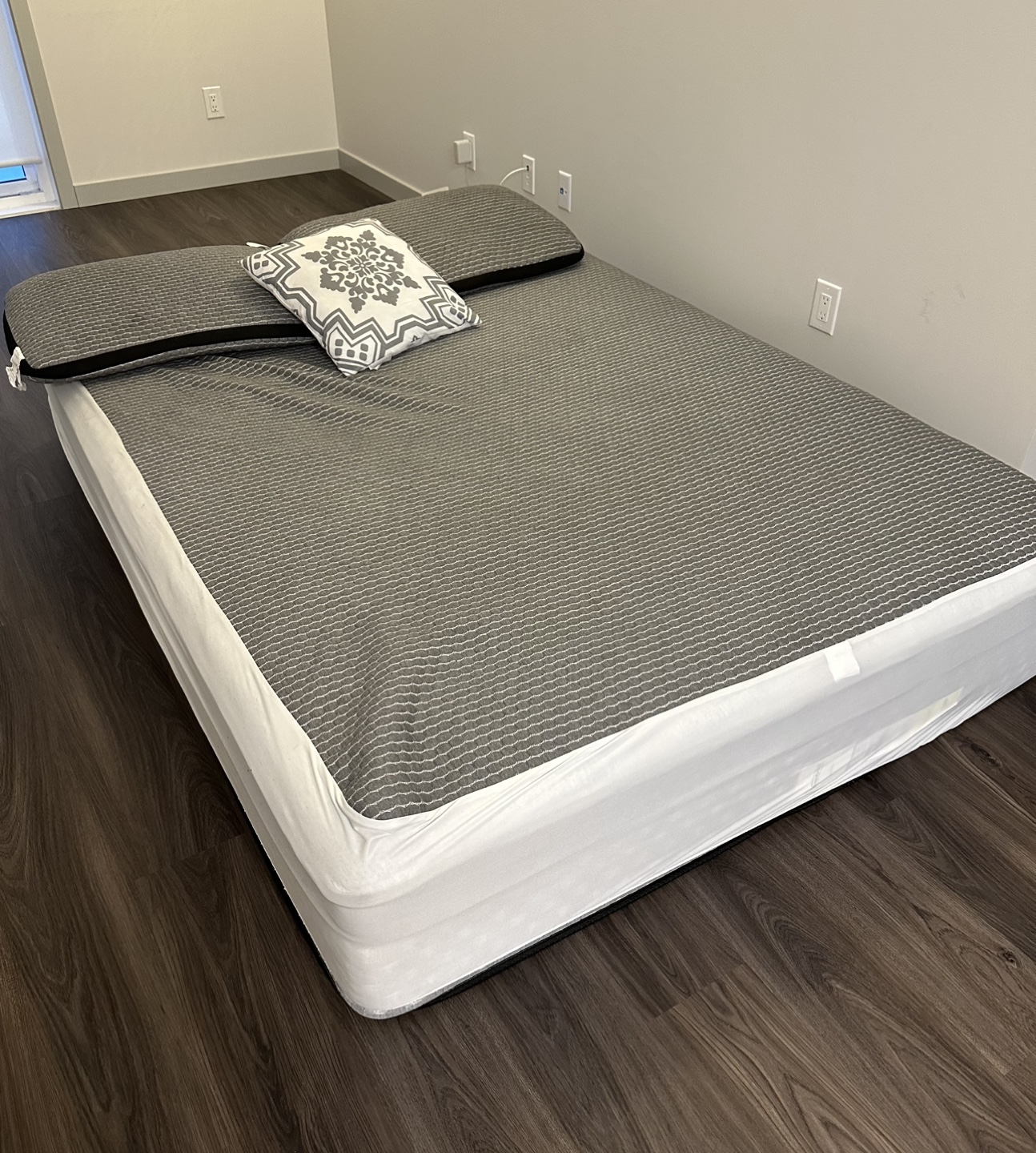 Queen Mattress & Boxspring - photo 3