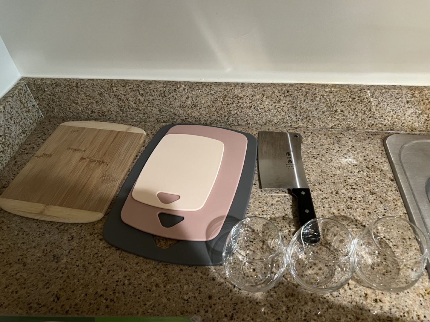 Kitchen Items Bundle Pickup by 12/15 Morning - photo 2