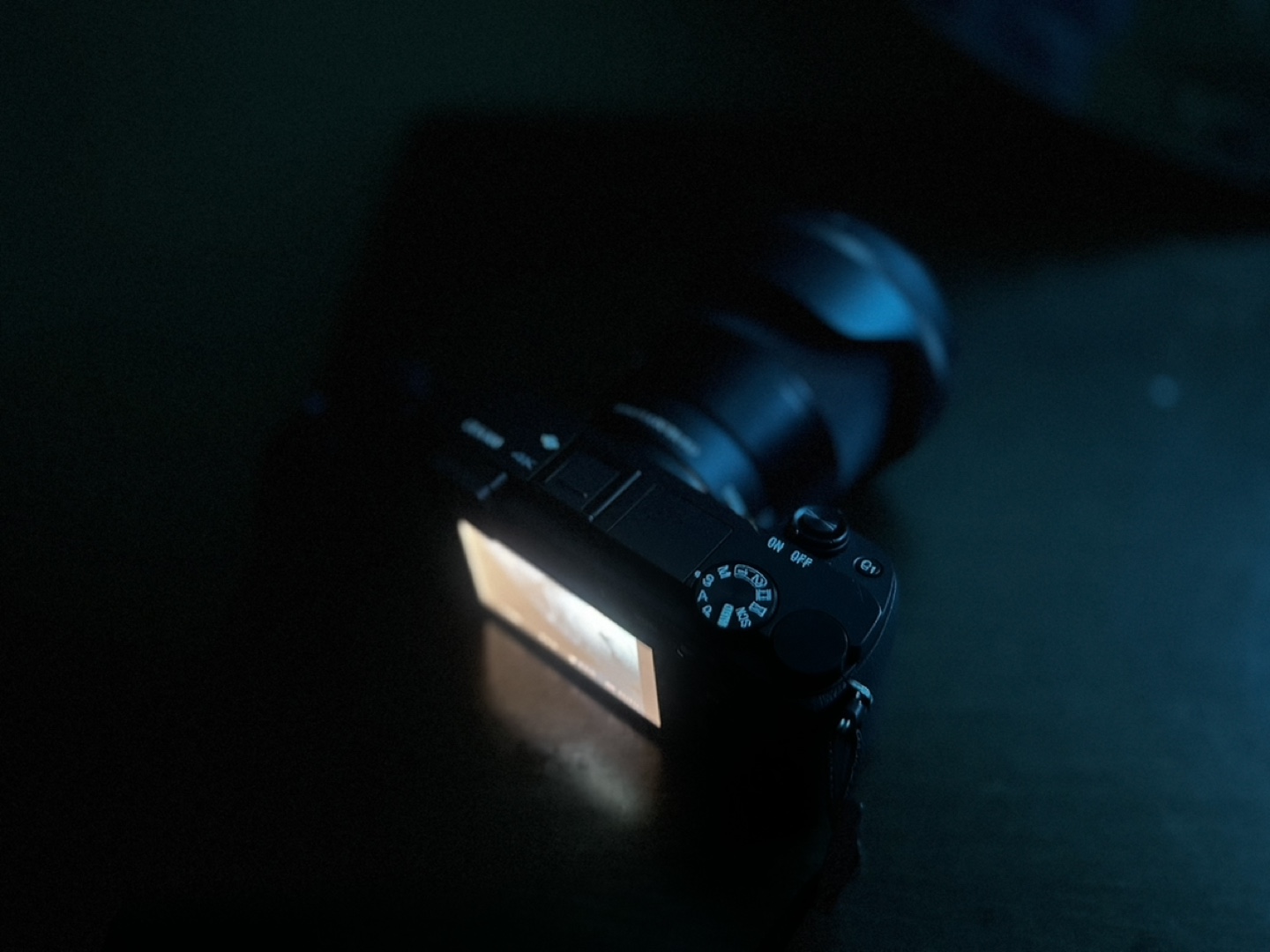 Sony Alpha A6300 Mirrorless Camera with Lens - photo 2