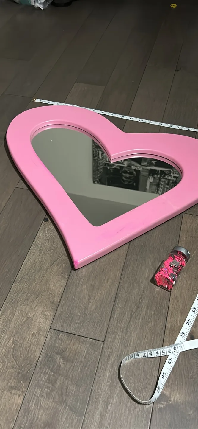 Heart Shape Mirror 20x17” Pink Decor image indicator(2)