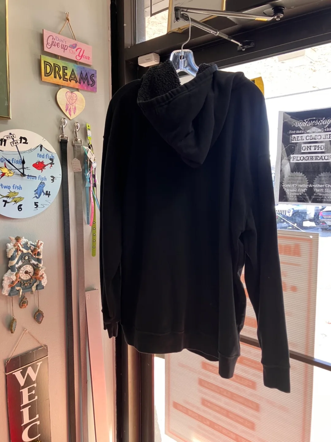 Black zip up hoodie image indicator(2)