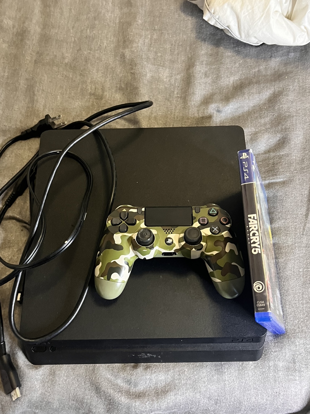 PS4 slim 1TB with Controller and Far Cry 5