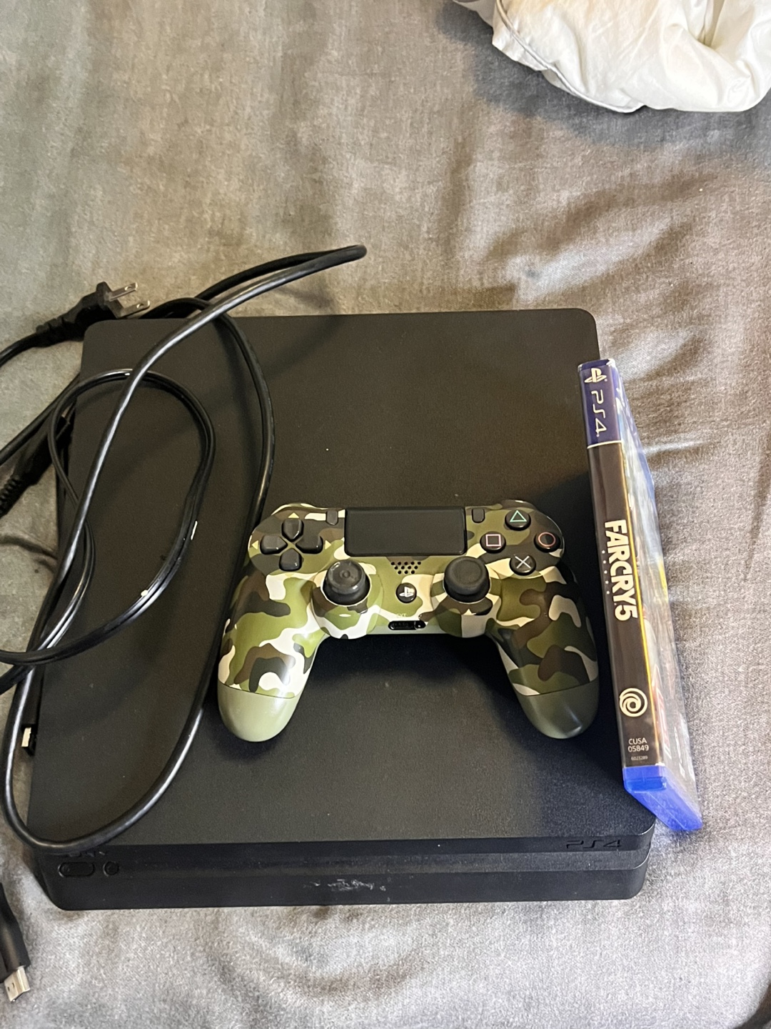 PS4 slim 1TB with Controller and Far Cry 5 - photo 2