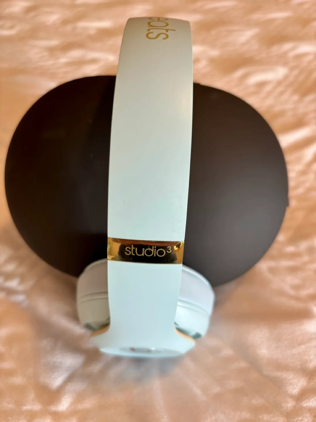 Beats Studio3 Wireless Headphones - Light Blue image indicator(3)