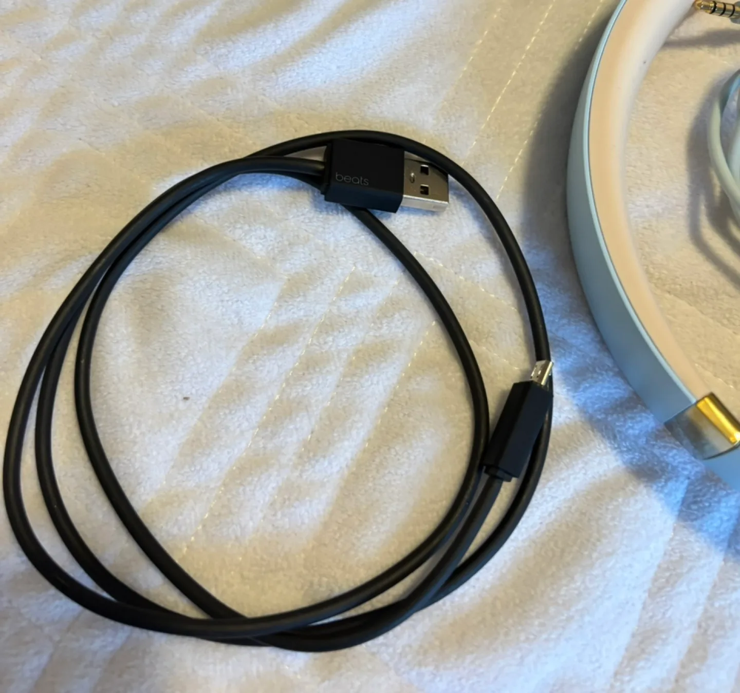 Beats Studio3 Wireless Headphones - Light Blue image indicator(9)