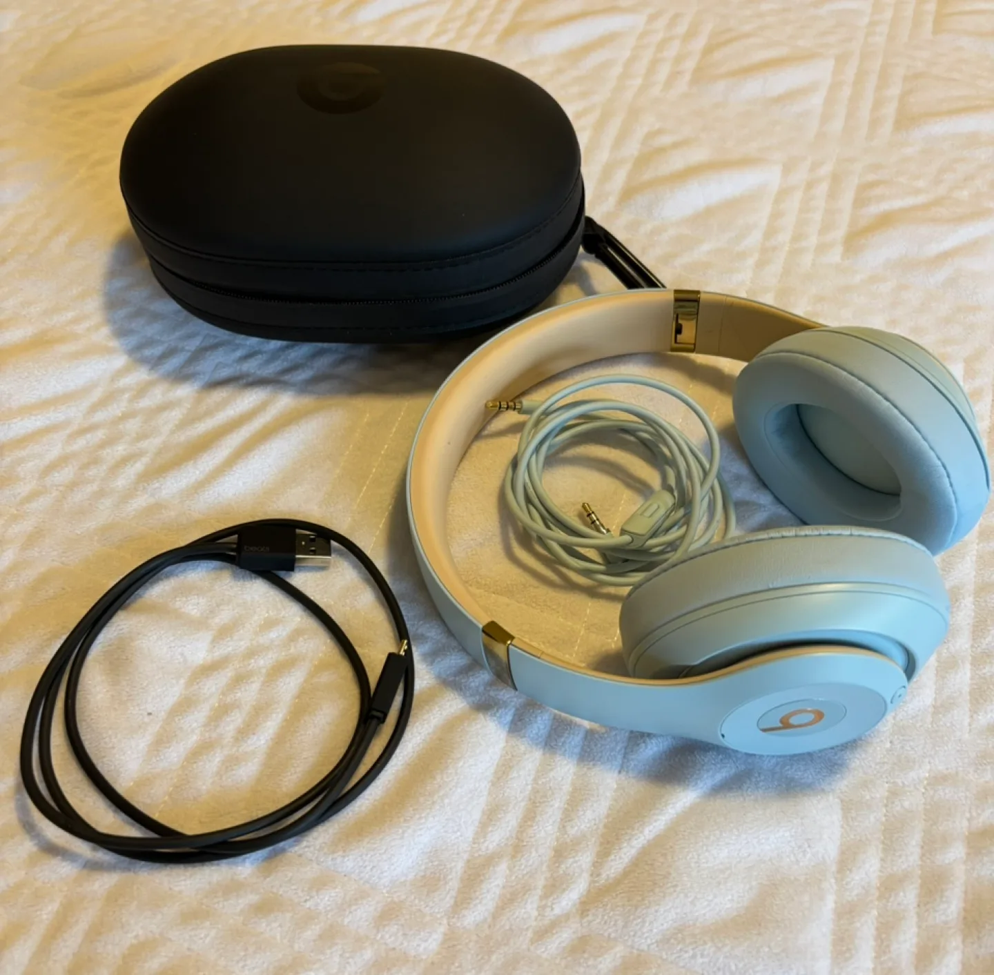 Beats Studio3 Wireless Headphones - Light Blue image indicator(8)