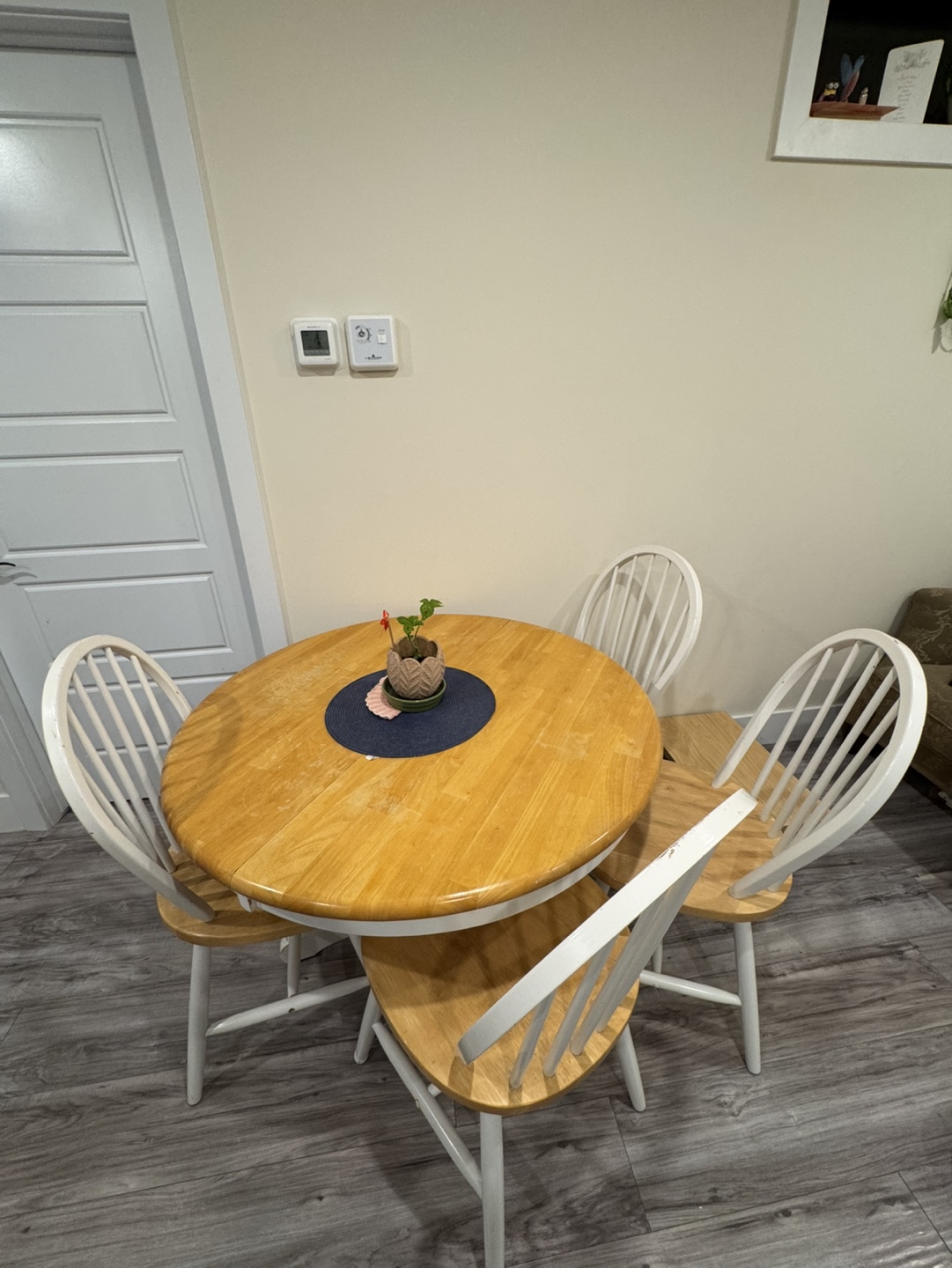 Round Table and Chairs Set