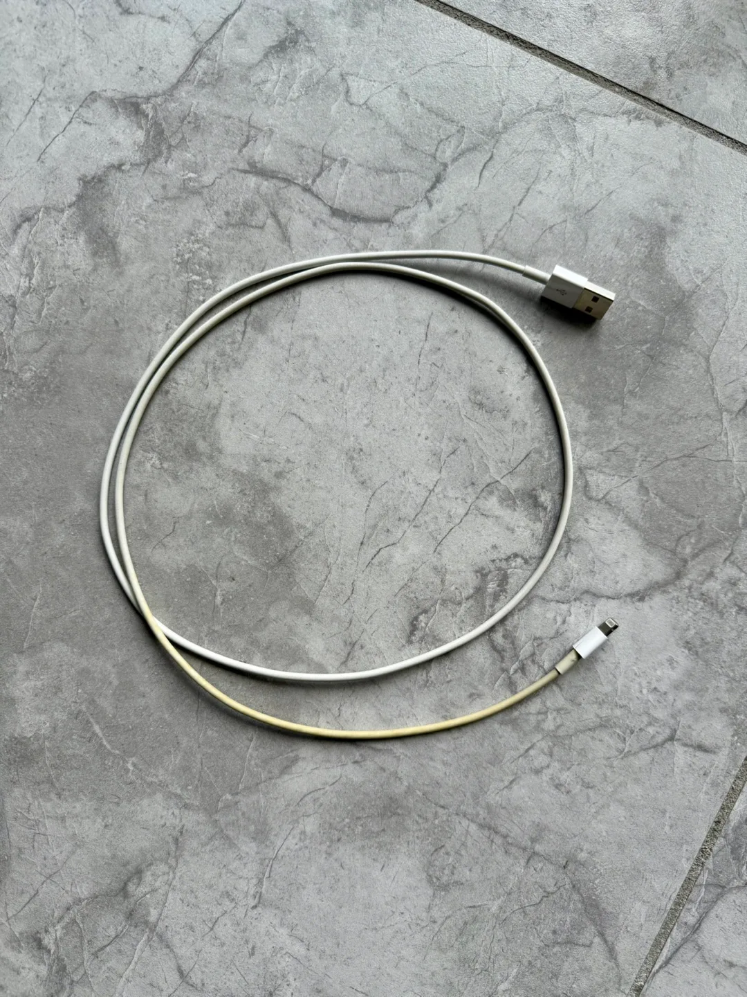 Apple Lightning to USB Cable thumbnail